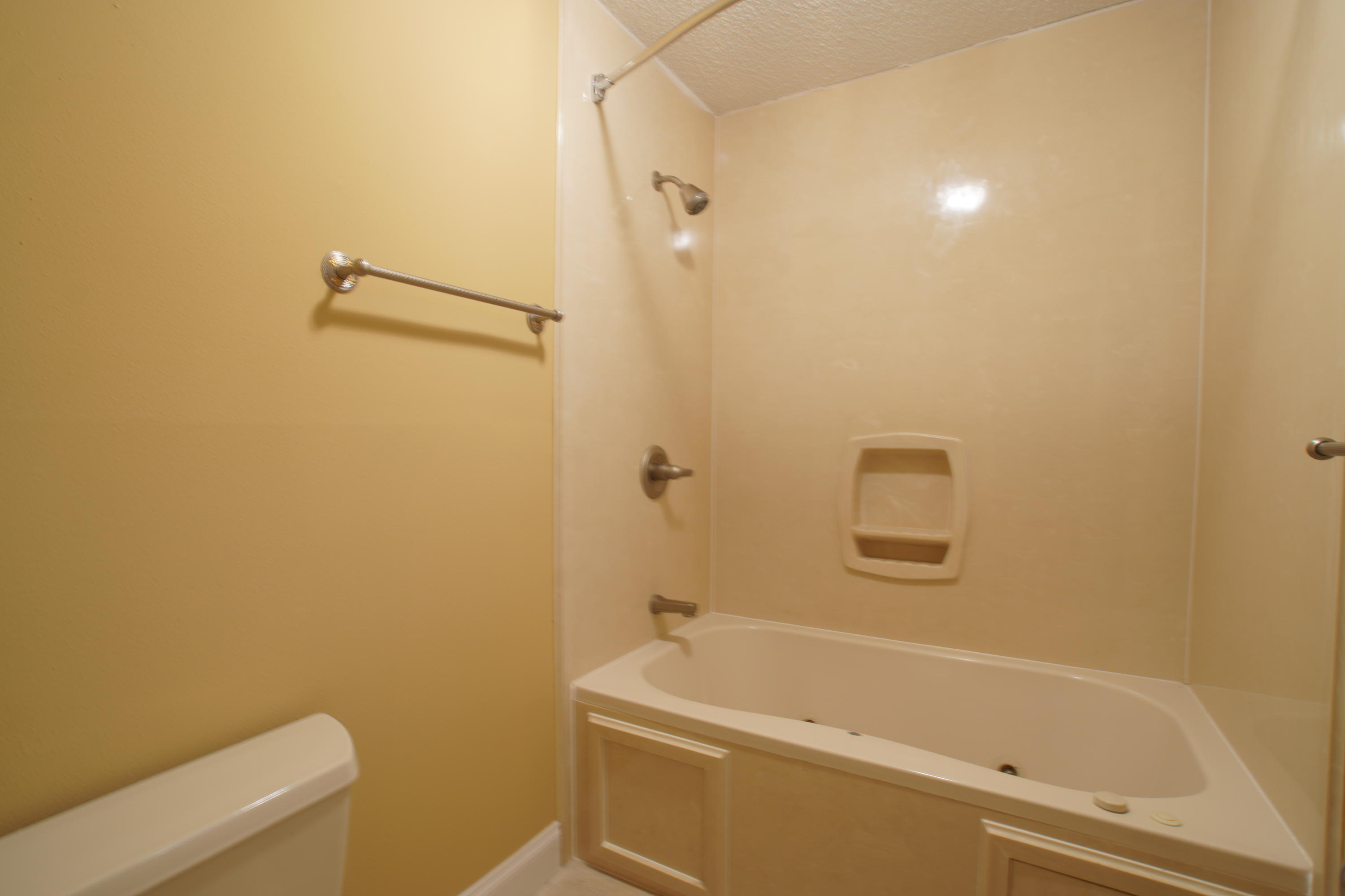 LINKSIDE VILLAGE UNIT 1 - Residential