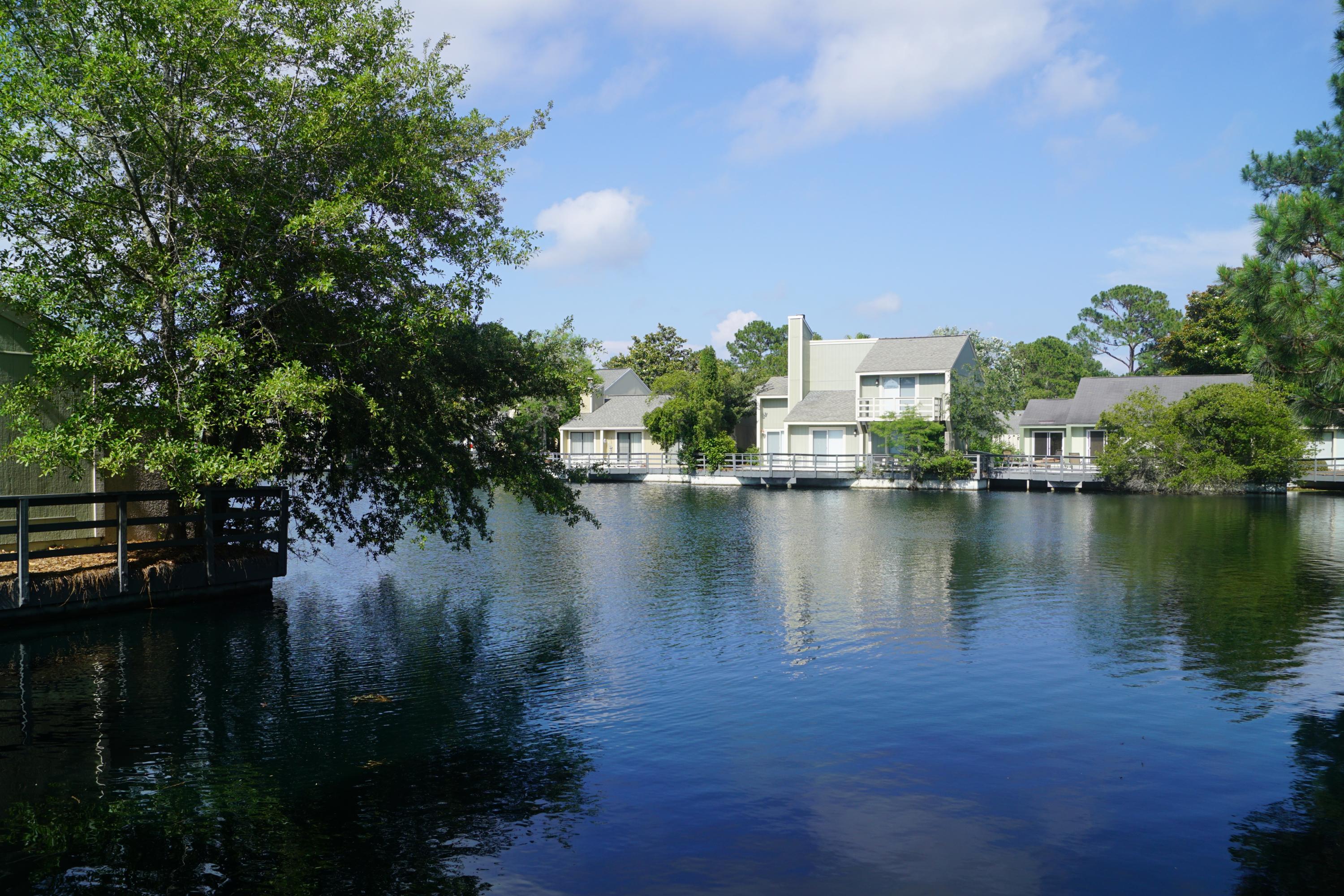 LINKSIDE VILLAGE UNIT 1 - Residential