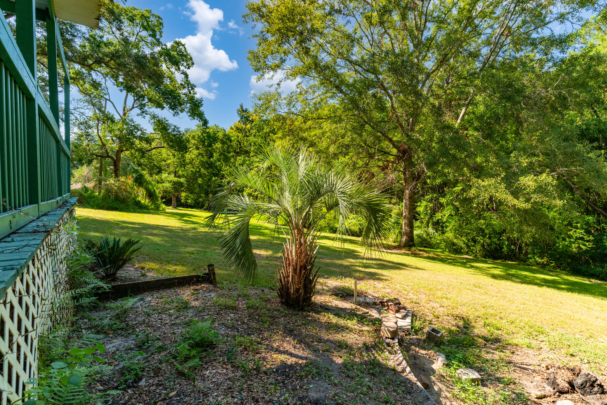 CINCO ADDN TO CRESTVIEW - Residential