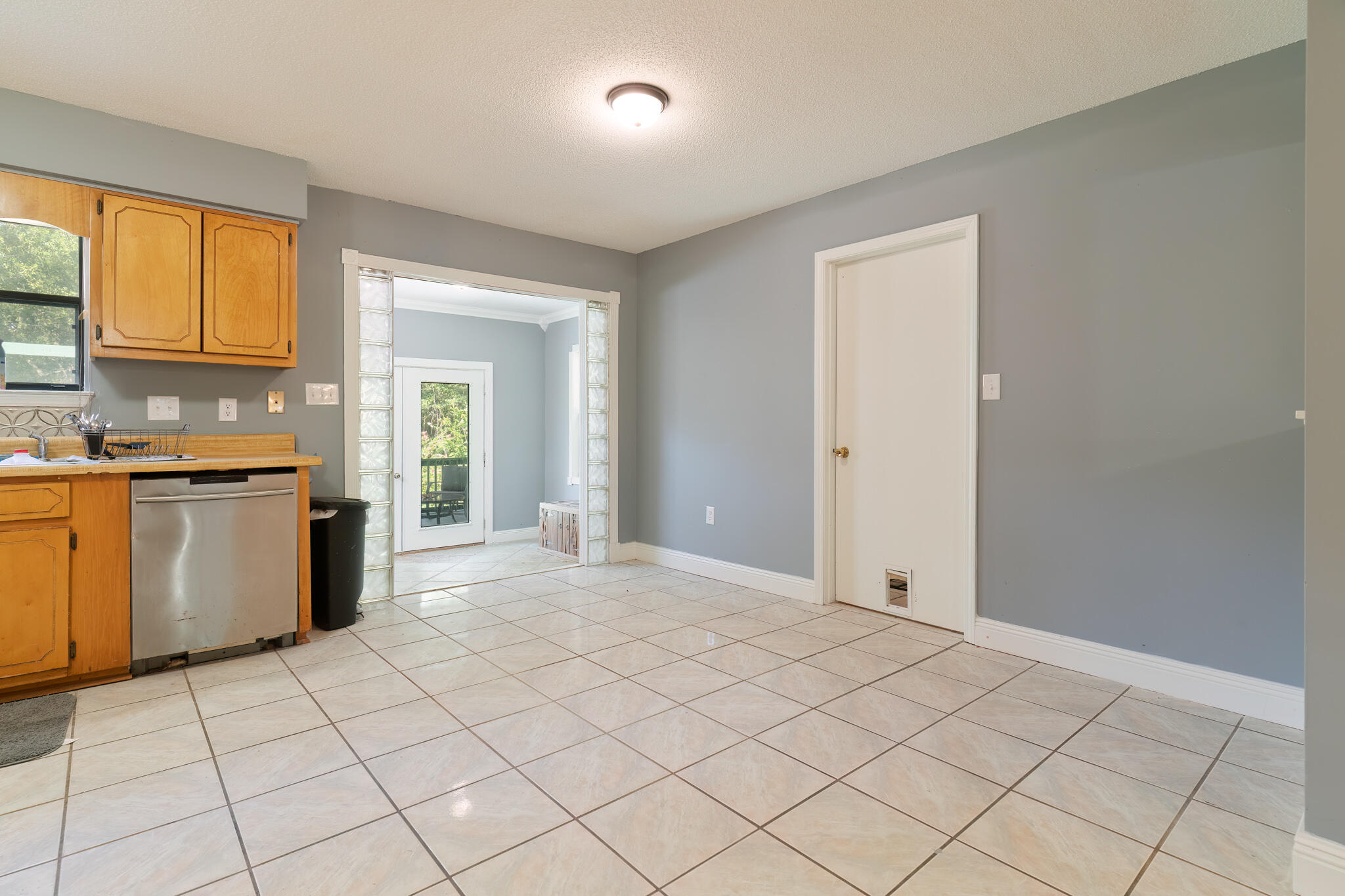 CINCO ADDN TO CRESTVIEW - Residential