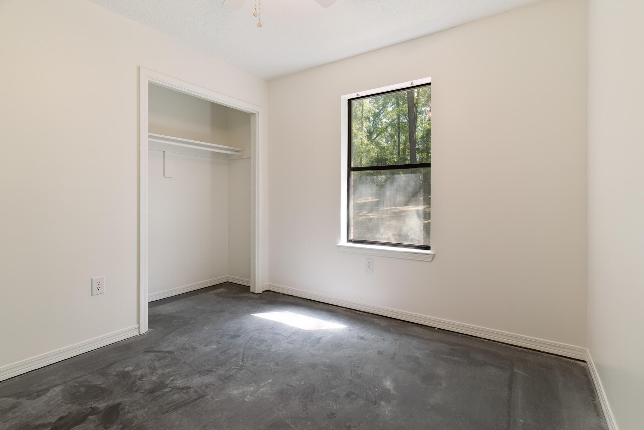 CINCO ADDN TO CRESTVIEW - Residential