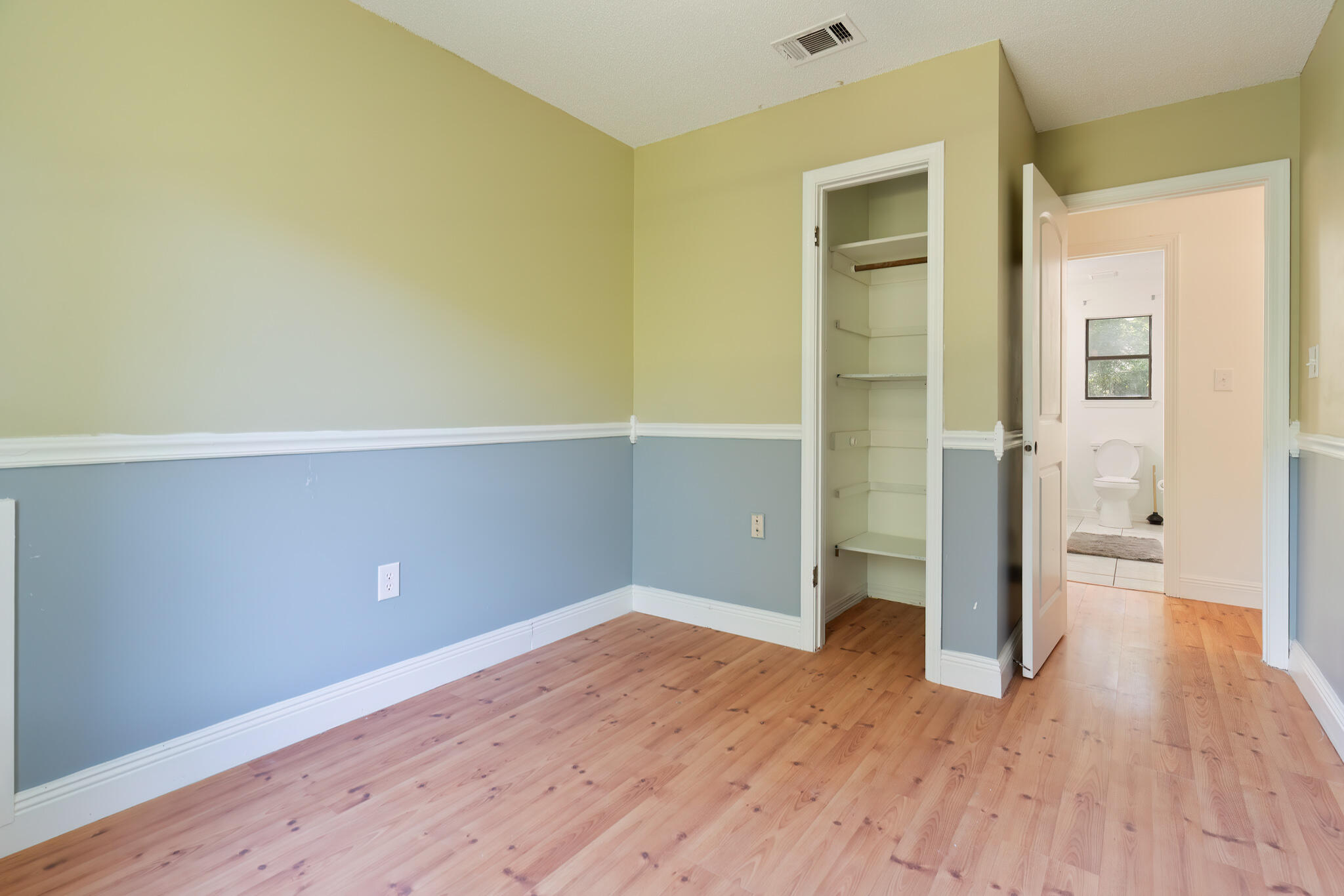 CINCO ADDN TO CRESTVIEW - Residential