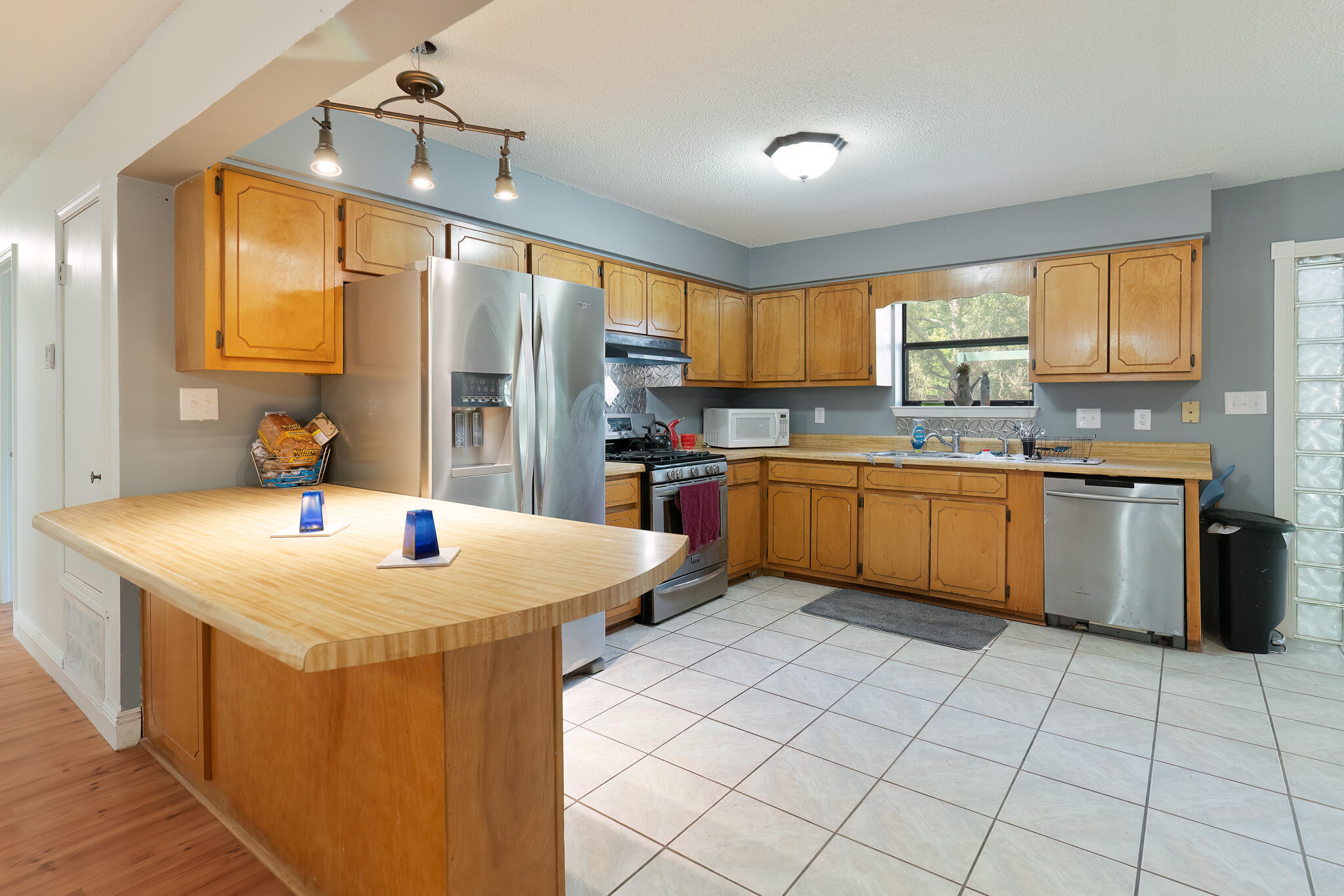 CINCO ADDN TO CRESTVIEW - Residential