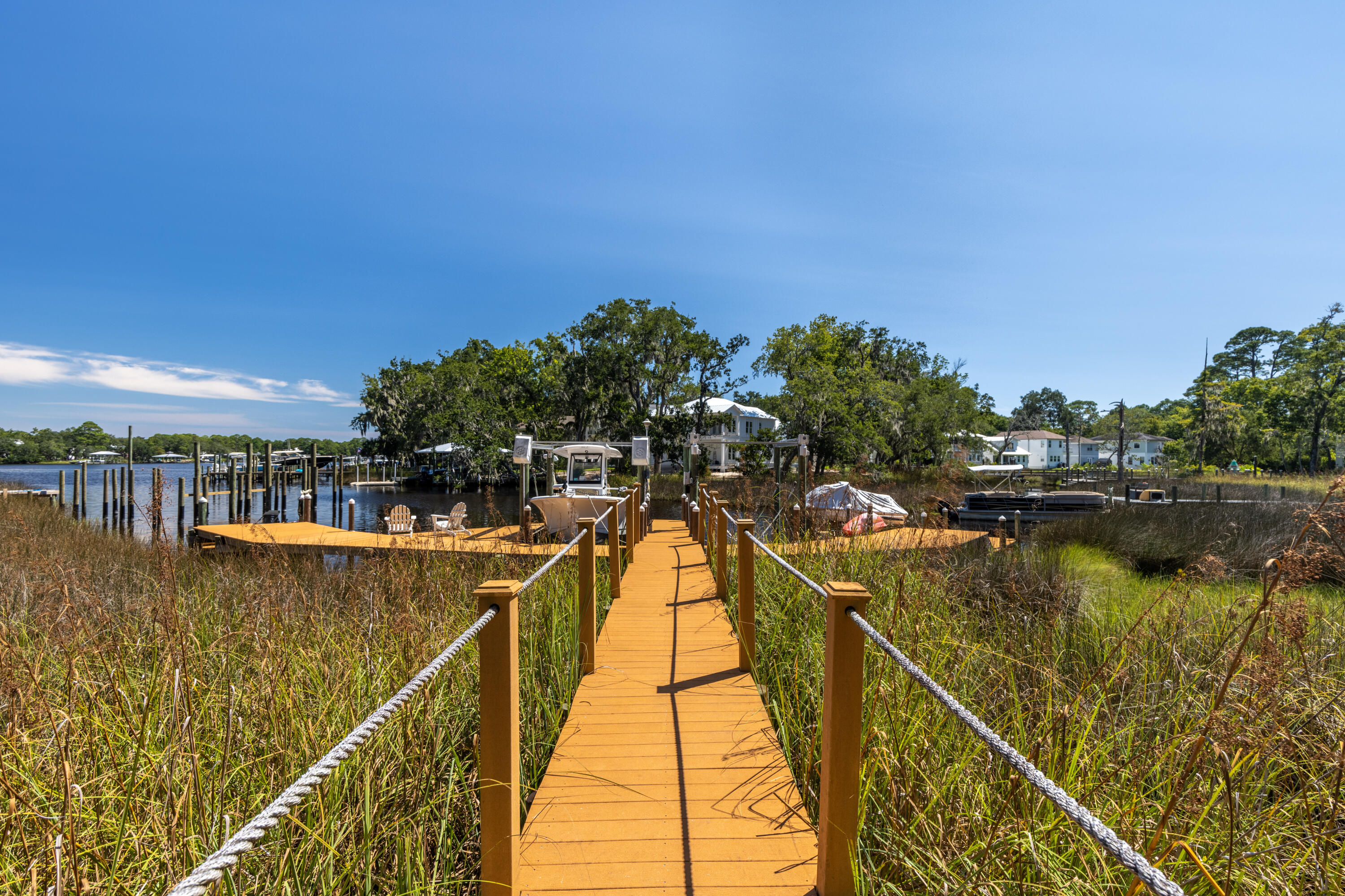 MOORES LANDING - Residential