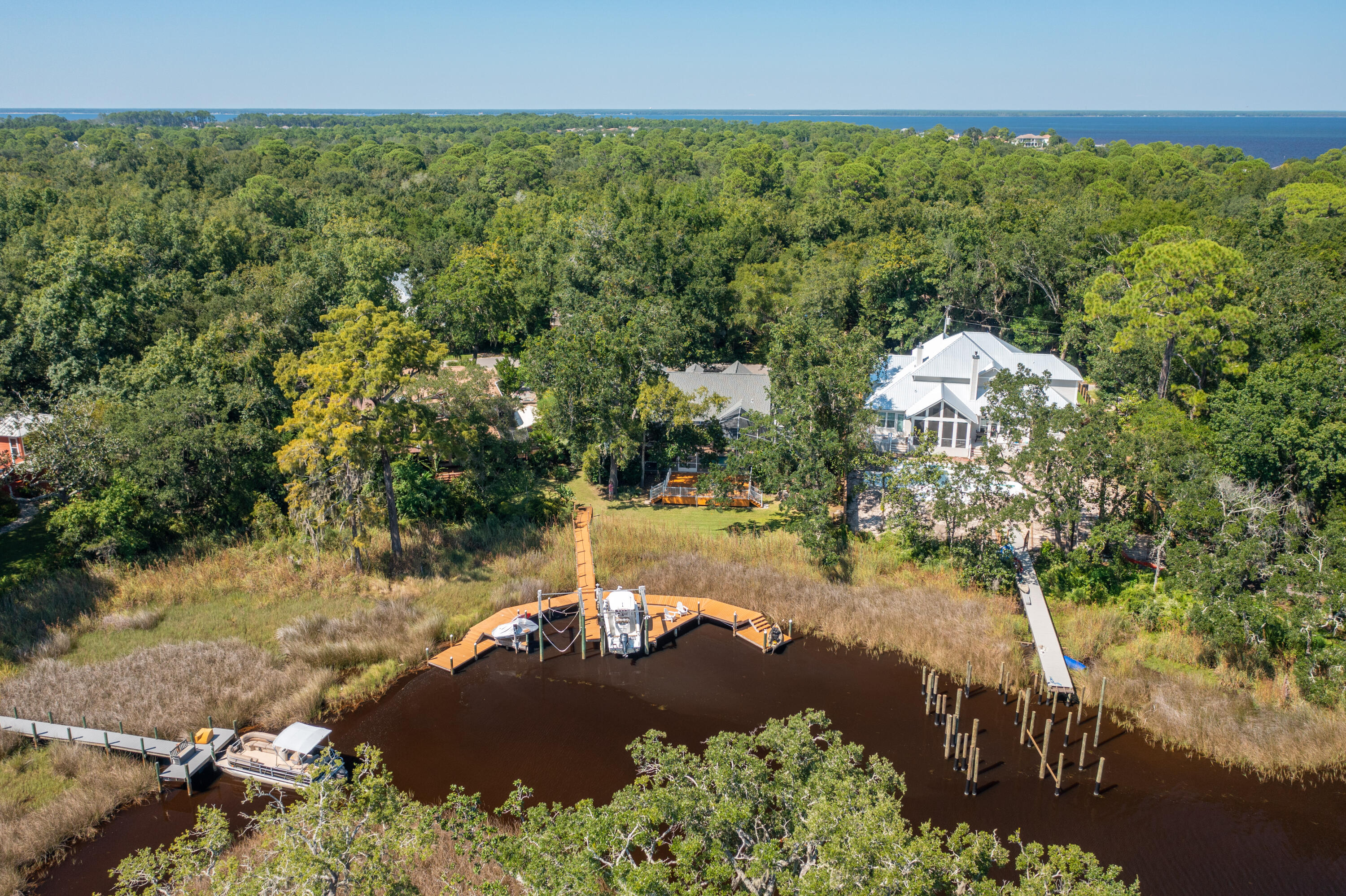 MOORES LANDING - Residential