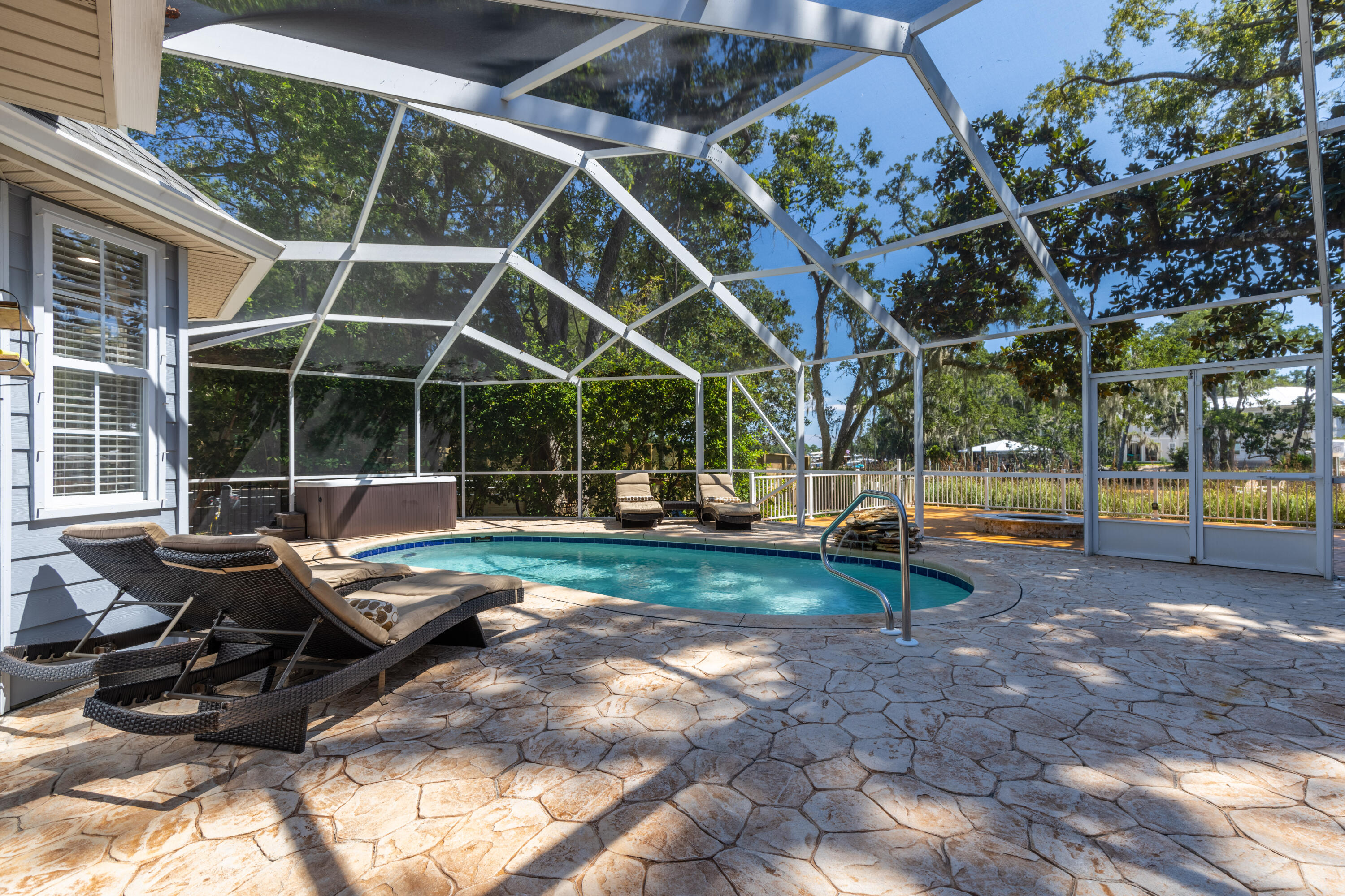 MOORES LANDING - Residential
