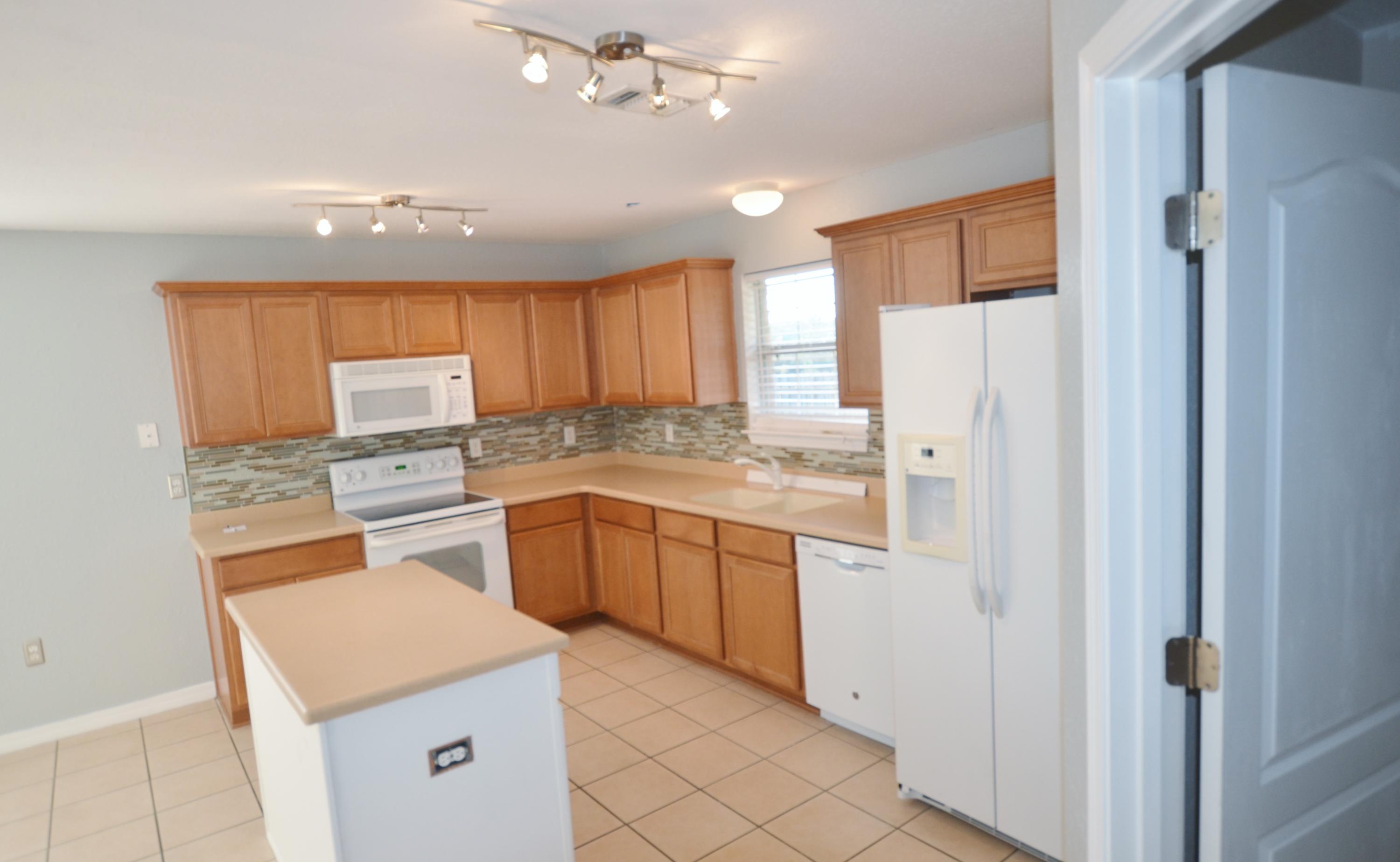 DRIFTWOOD ESTATES - Residential Lease