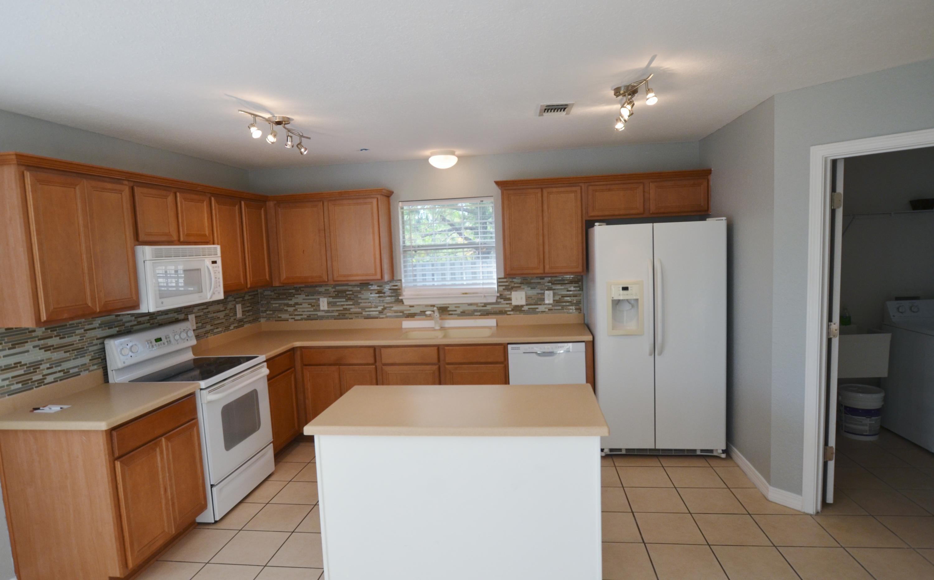 DRIFTWOOD ESTATES - Residential Lease