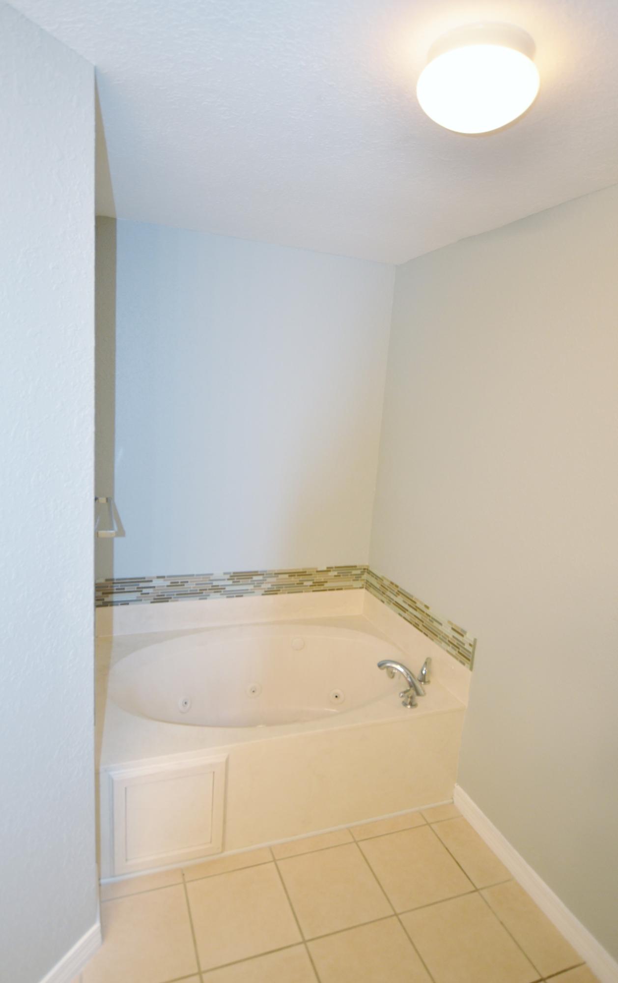 DRIFTWOOD ESTATES - Residential Lease