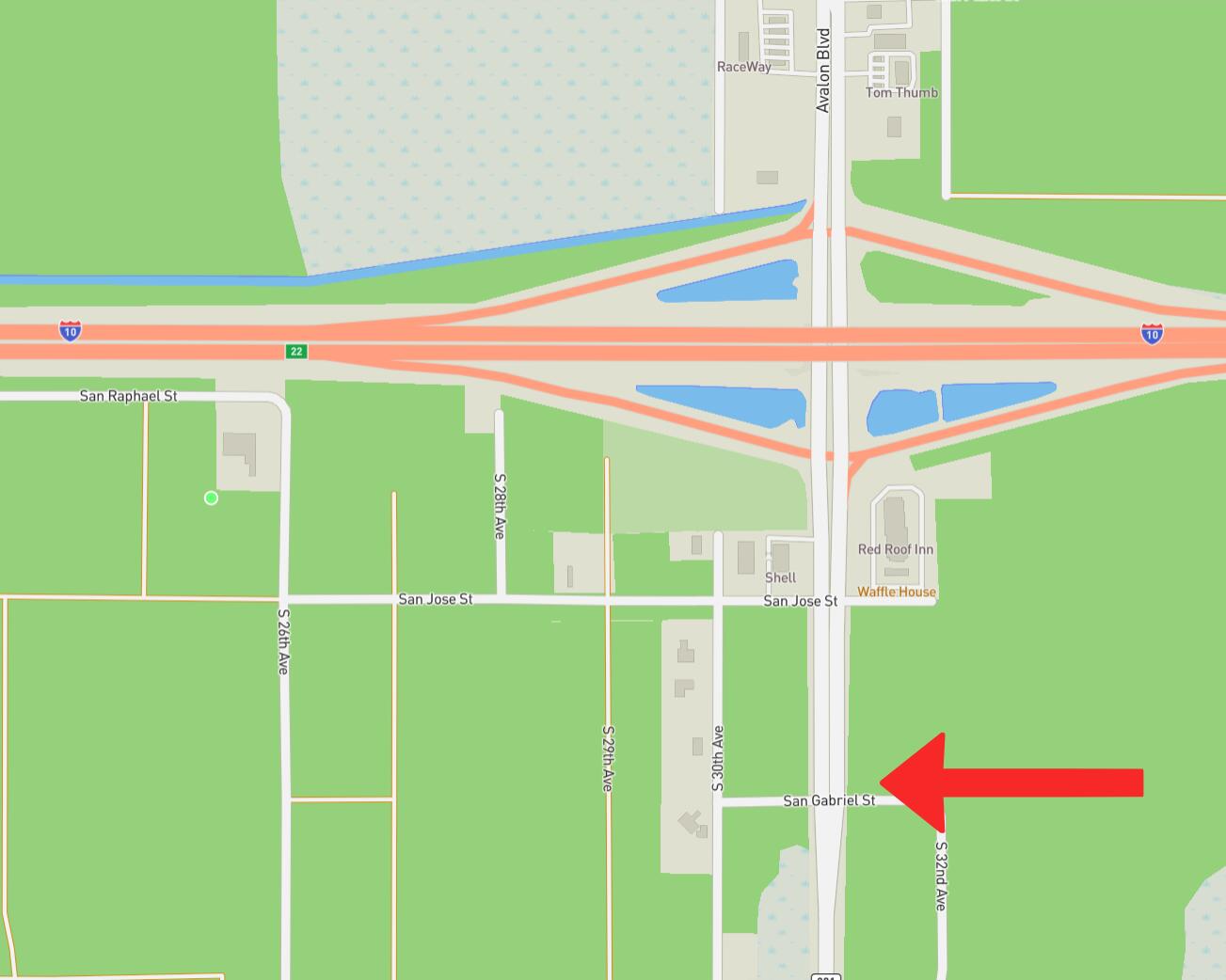 Main image without alt text