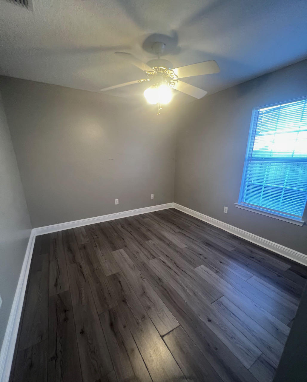 PORT DIXIE - Residential Lease