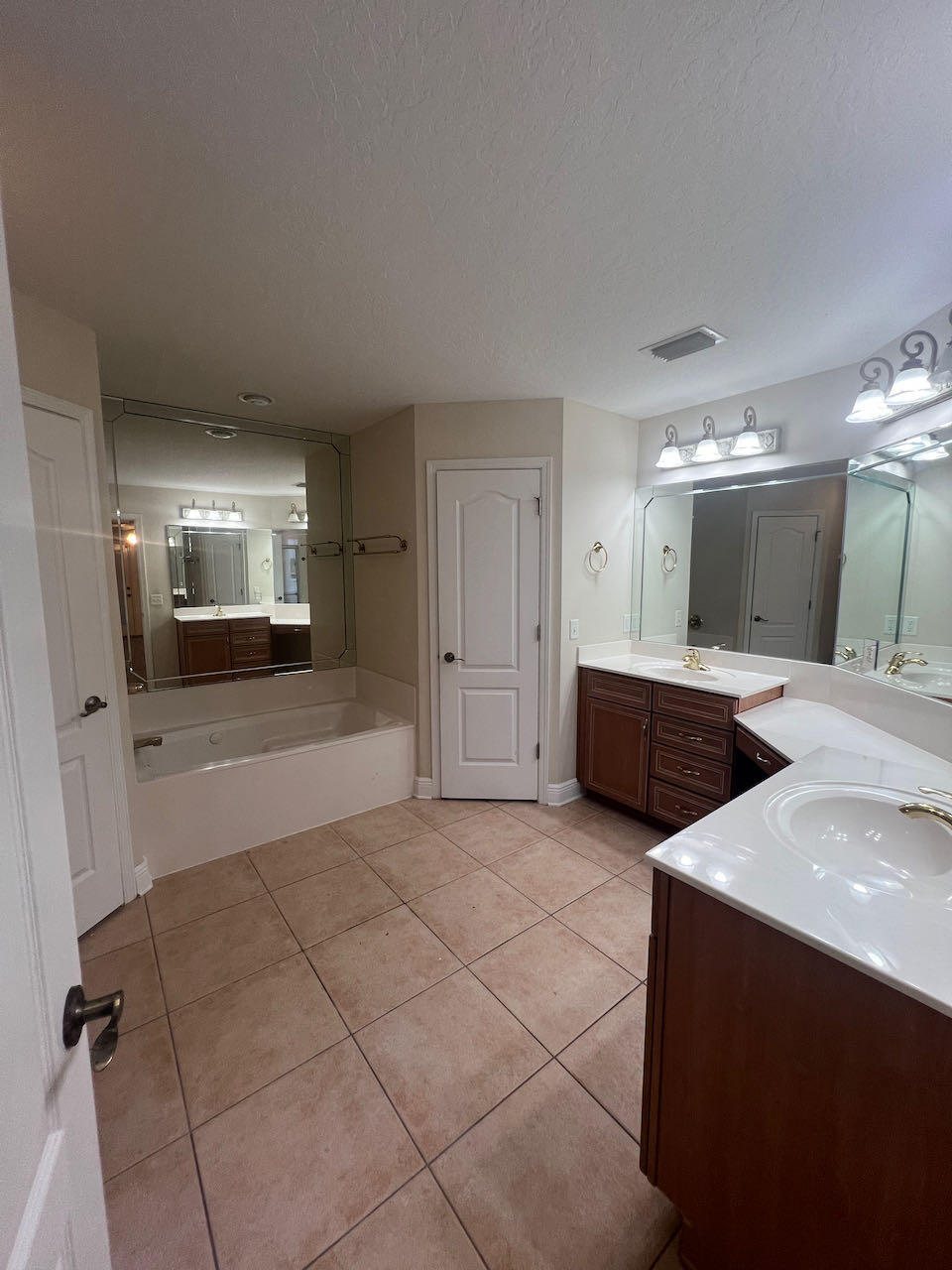 PORT DIXIE - Residential Lease