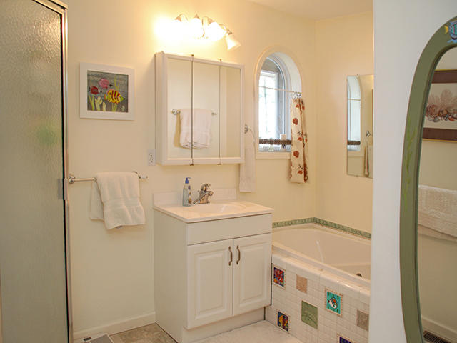 WHISPERING PINES - Residential