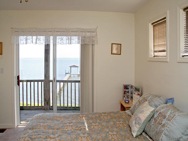 WHISPERING PINES - Residential