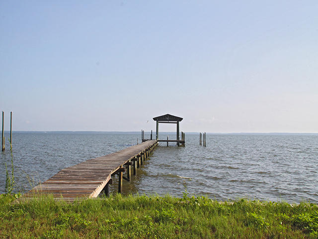 WHISPERING PINES - Residential