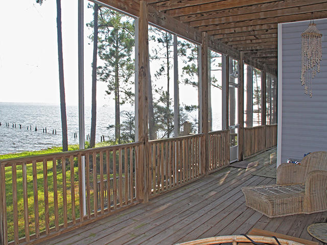 WHISPERING PINES - Residential