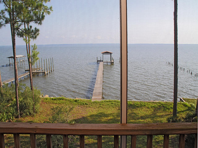 WHISPERING PINES - Residential