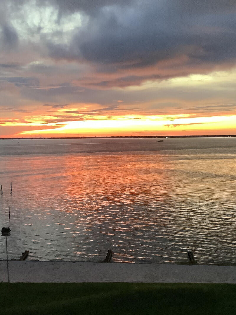 VALENCIA CONDO - Residential