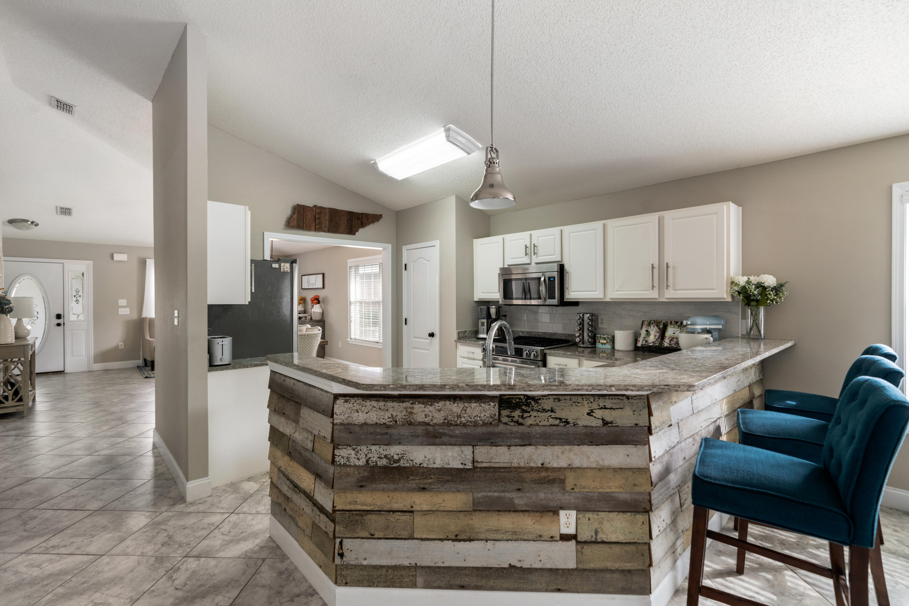 PARADISE RETREAT - Residential