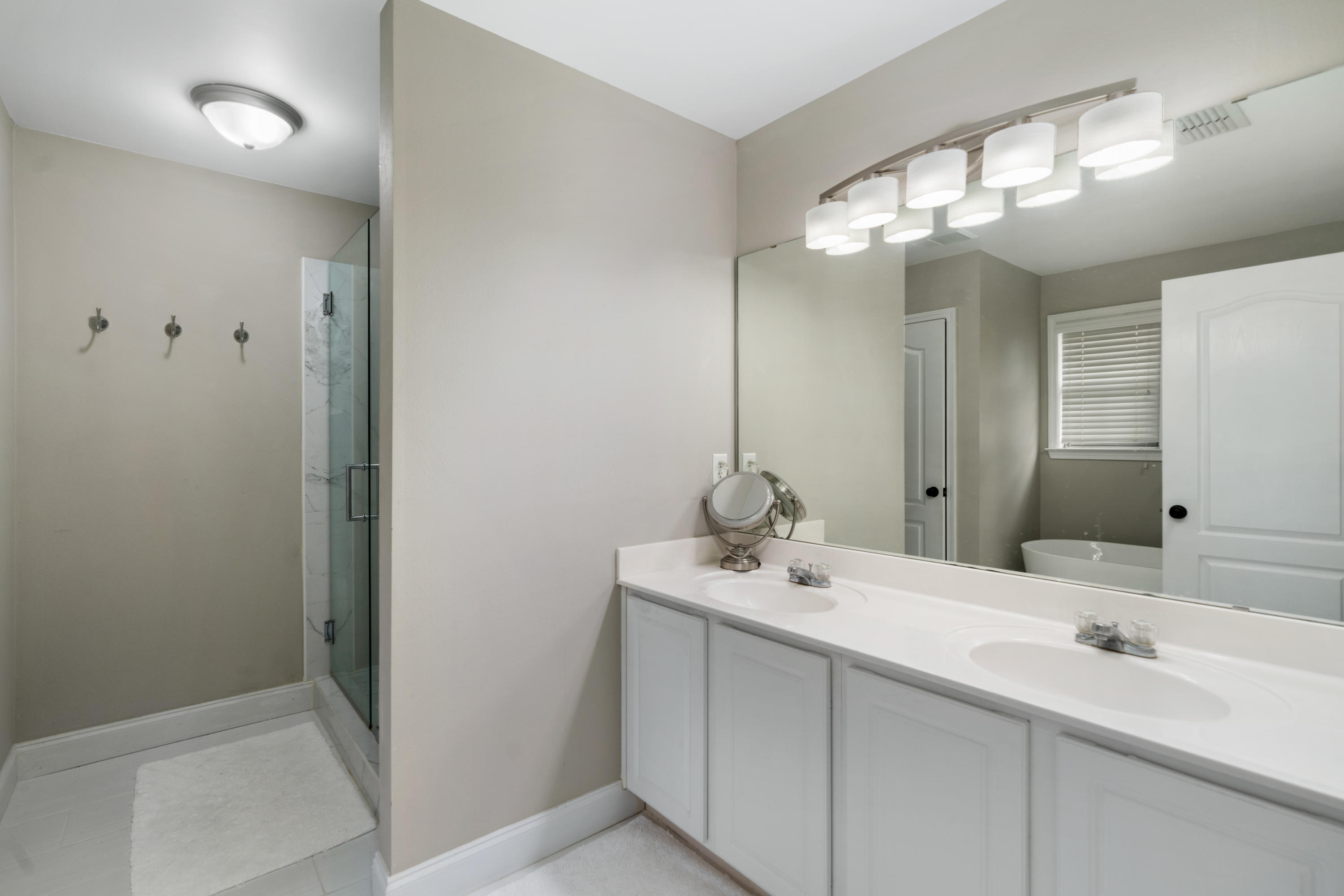 PARADISE RETREAT - Residential