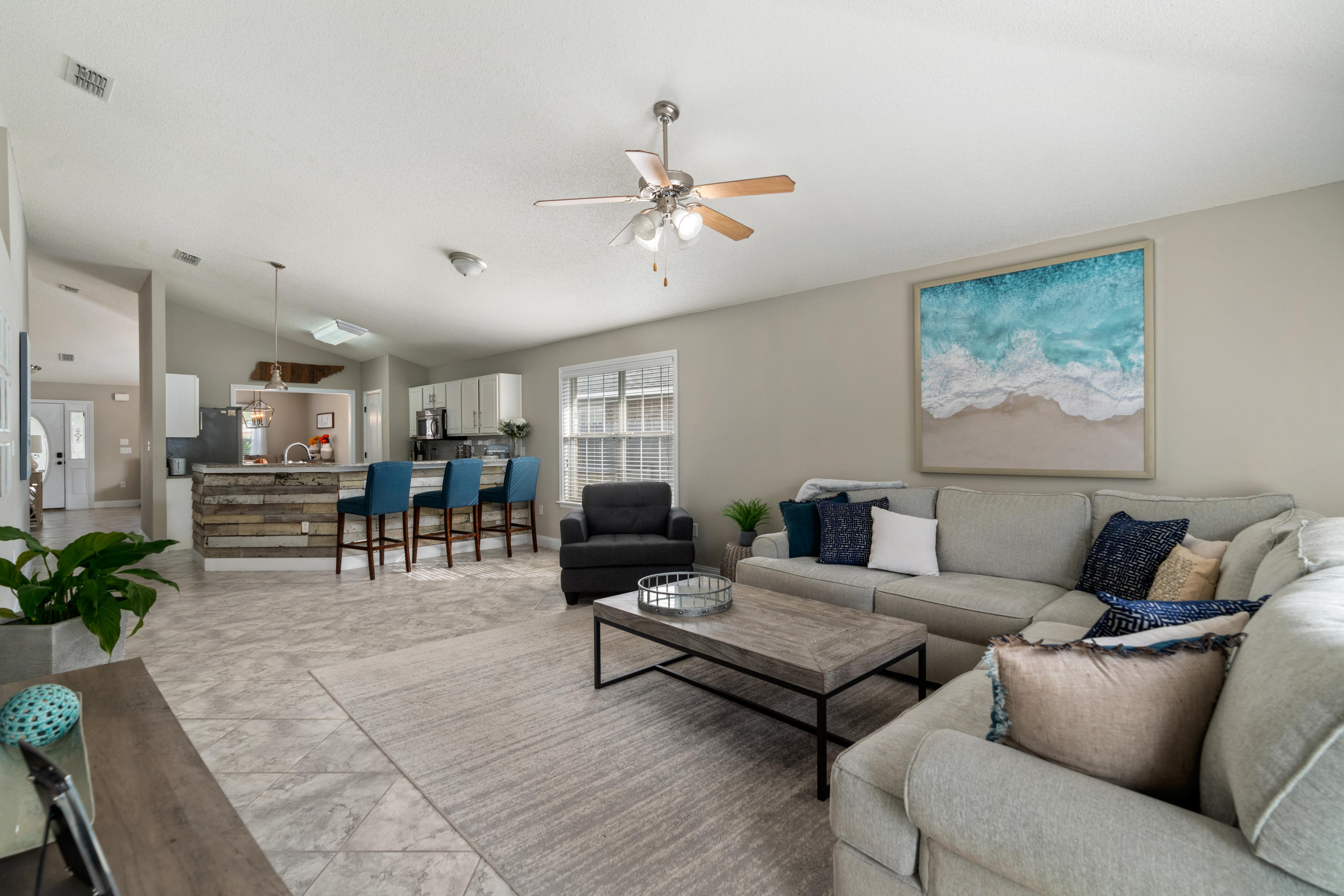 PARADISE RETREAT - Residential