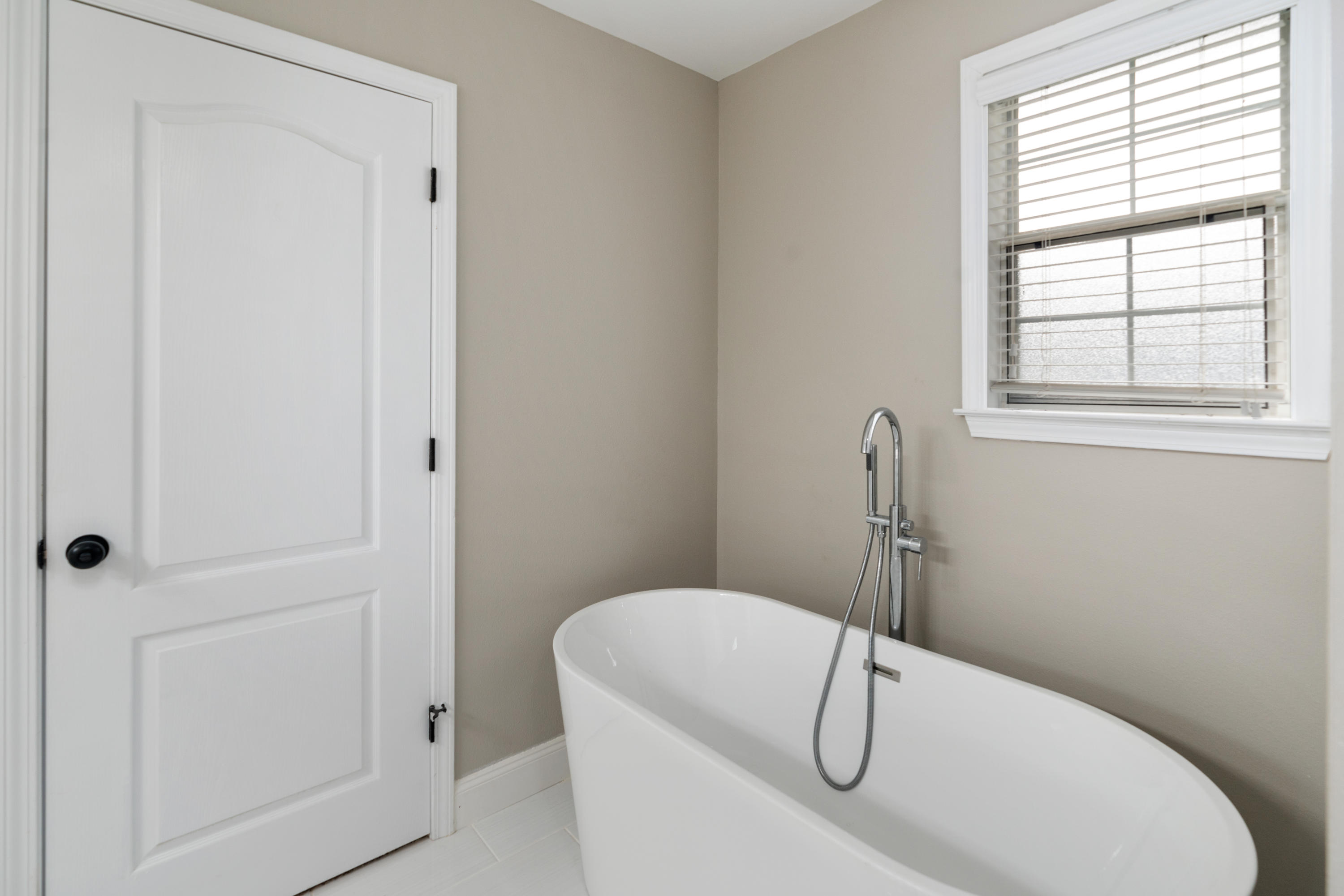 PARADISE RETREAT - Residential