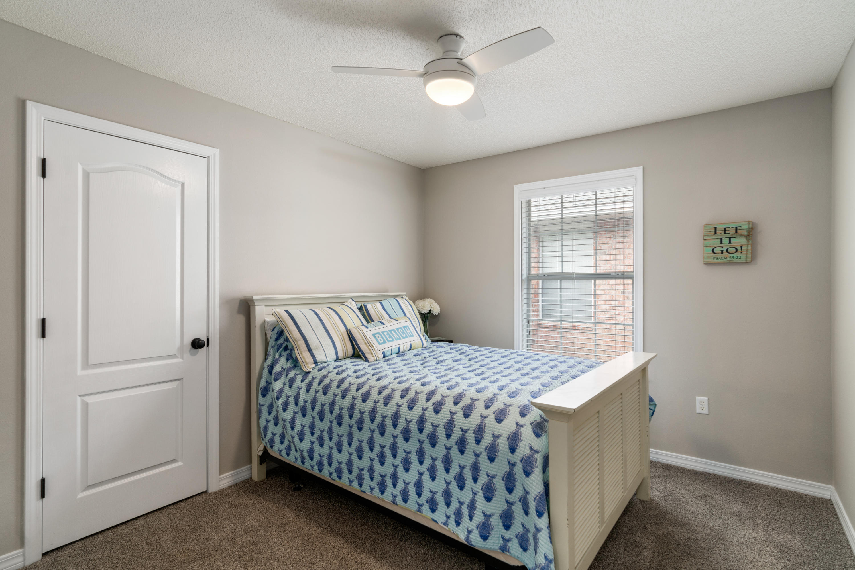 PARADISE RETREAT - Residential