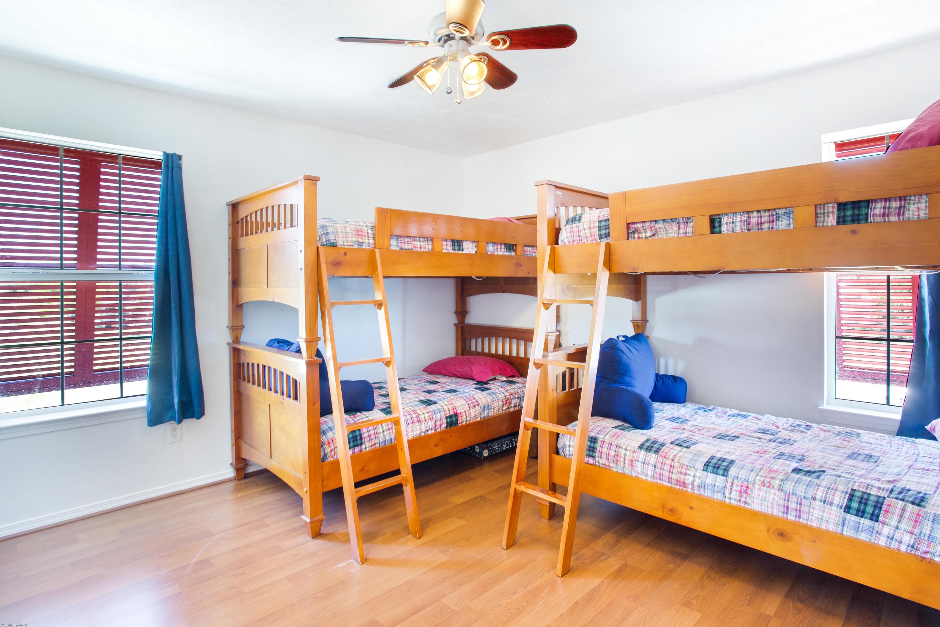 TANG-O-MAR S/D UNREC - Residential