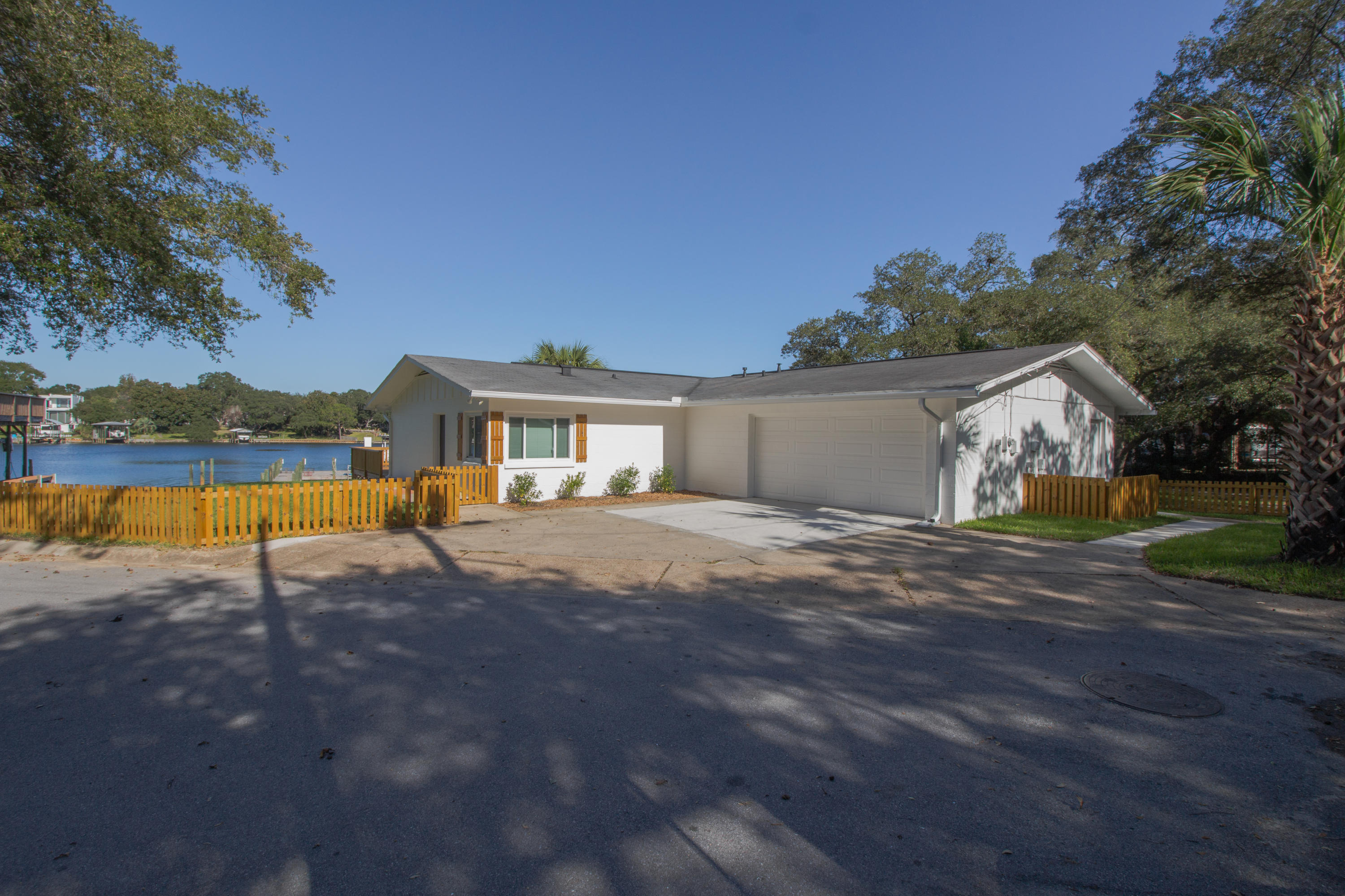 BAYOU WOODS 3RD ADDN - Residential