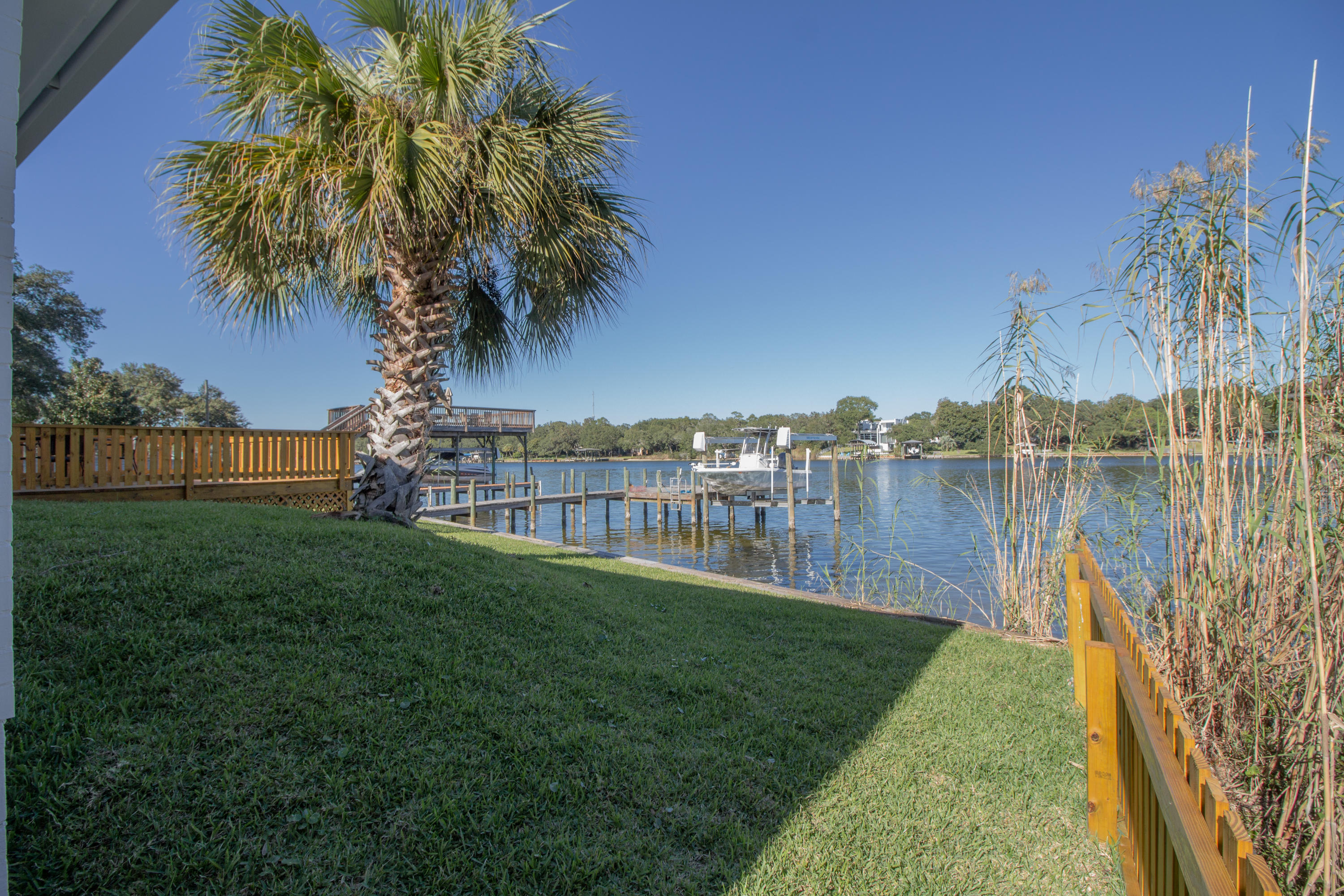 BAYOU WOODS 3RD ADDN - Residential