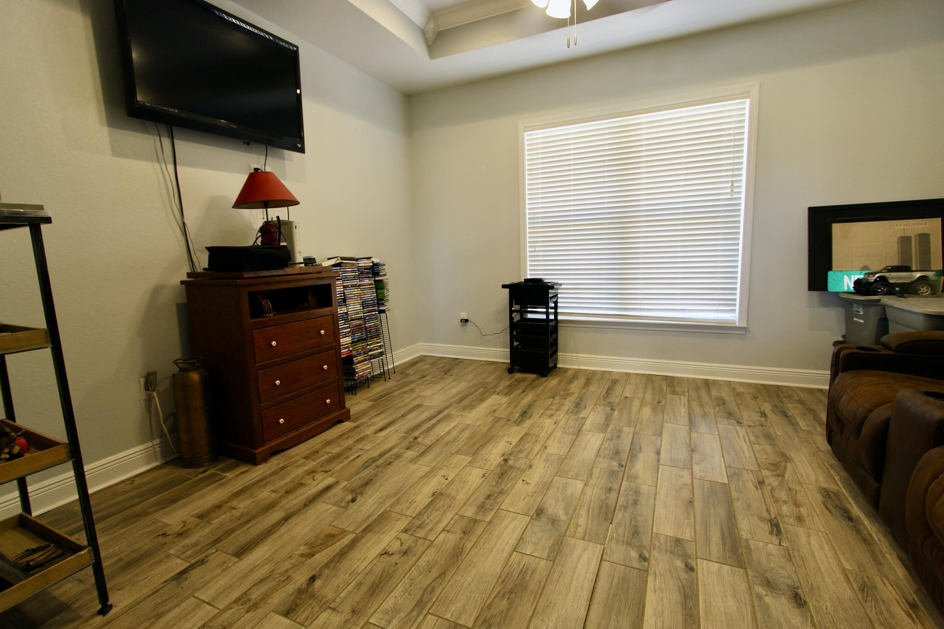 NORTH SUPERGROUP (221000.00) - Residential