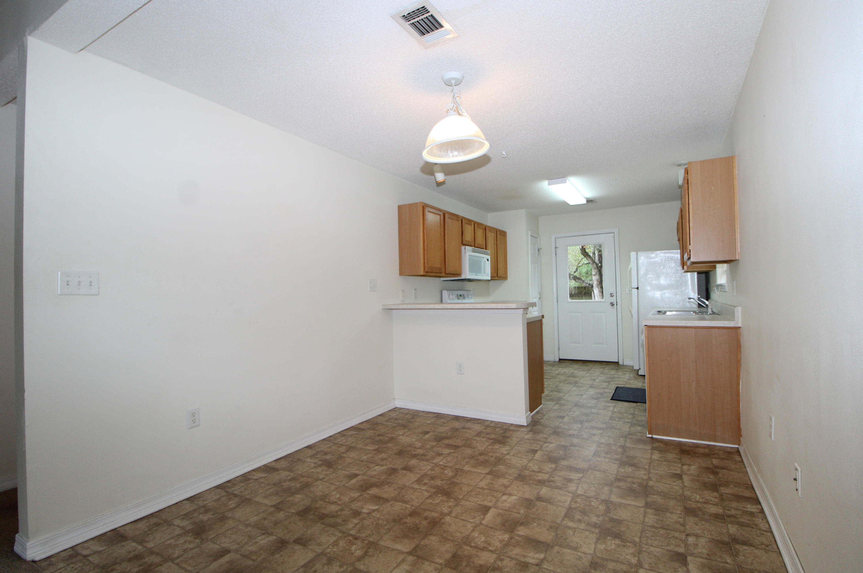 SANTA ROSA OAKS CONDOMINIUM - Residential