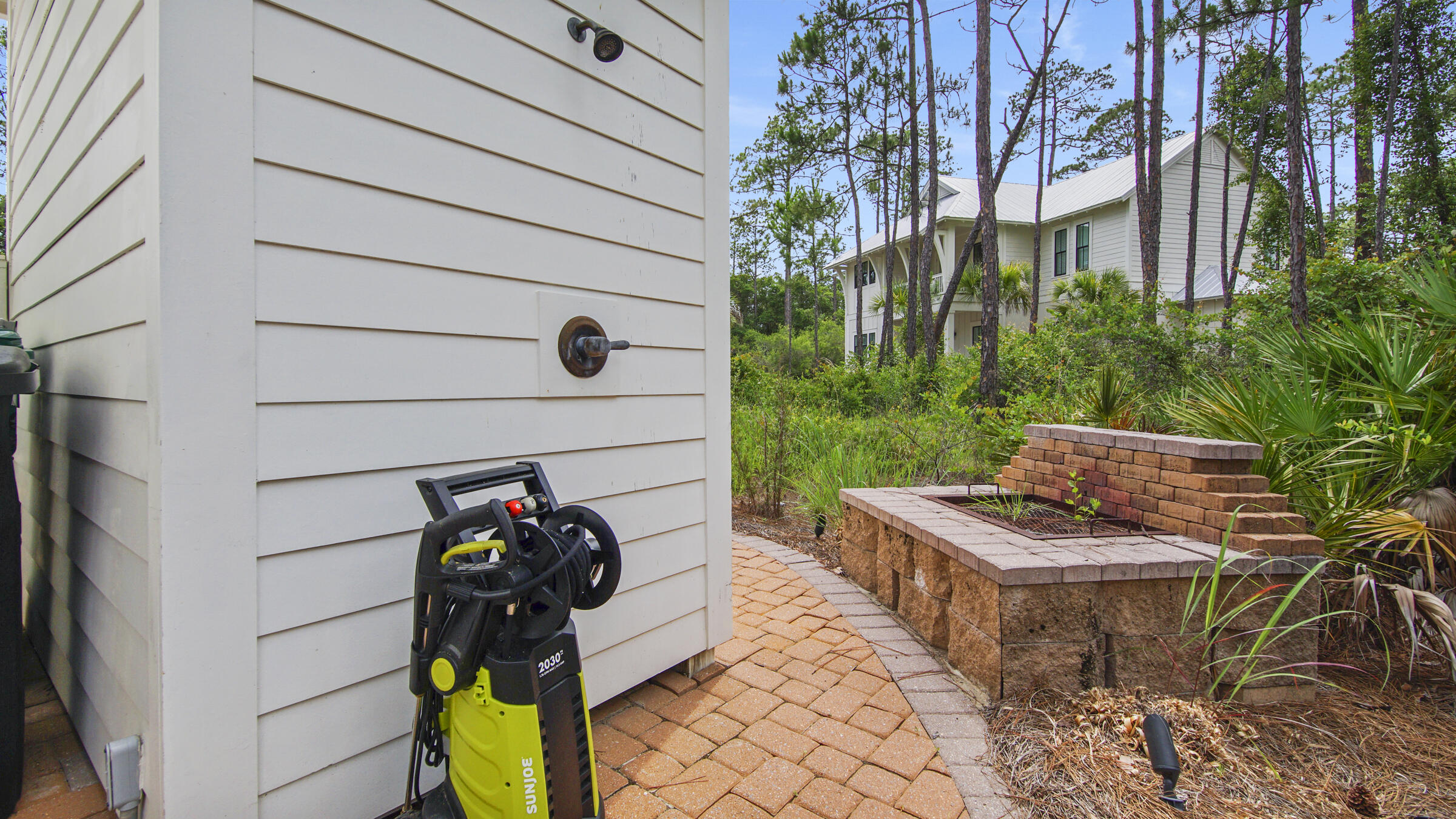 TREETOP VILLAGE - Residential