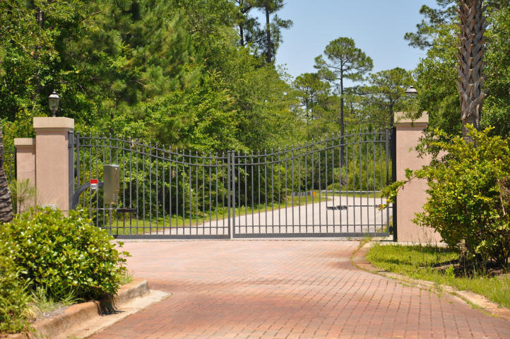 SECLUSION BAY - Land