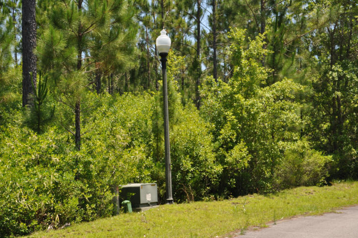 SECLUSION BAY - Land