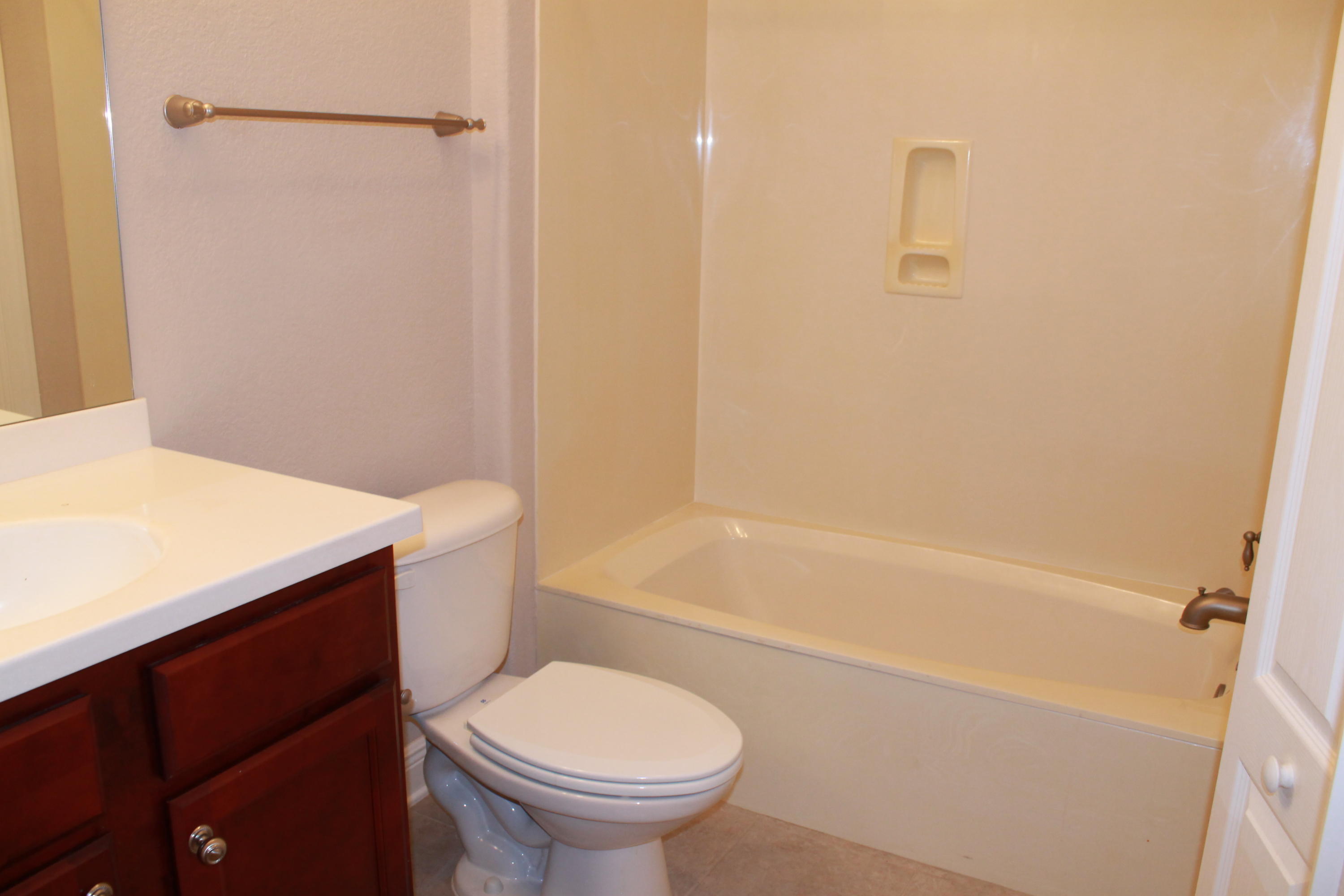 DIAMOND LAKES - Residential