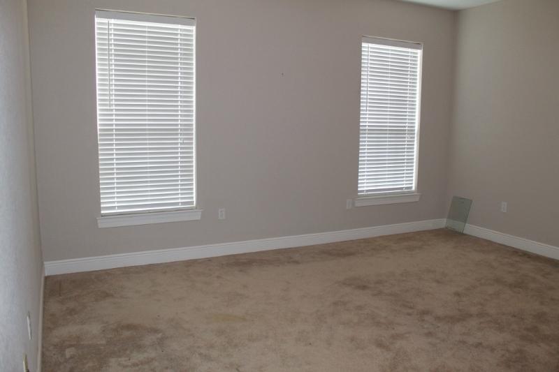 DIAMOND LAKES - Residential