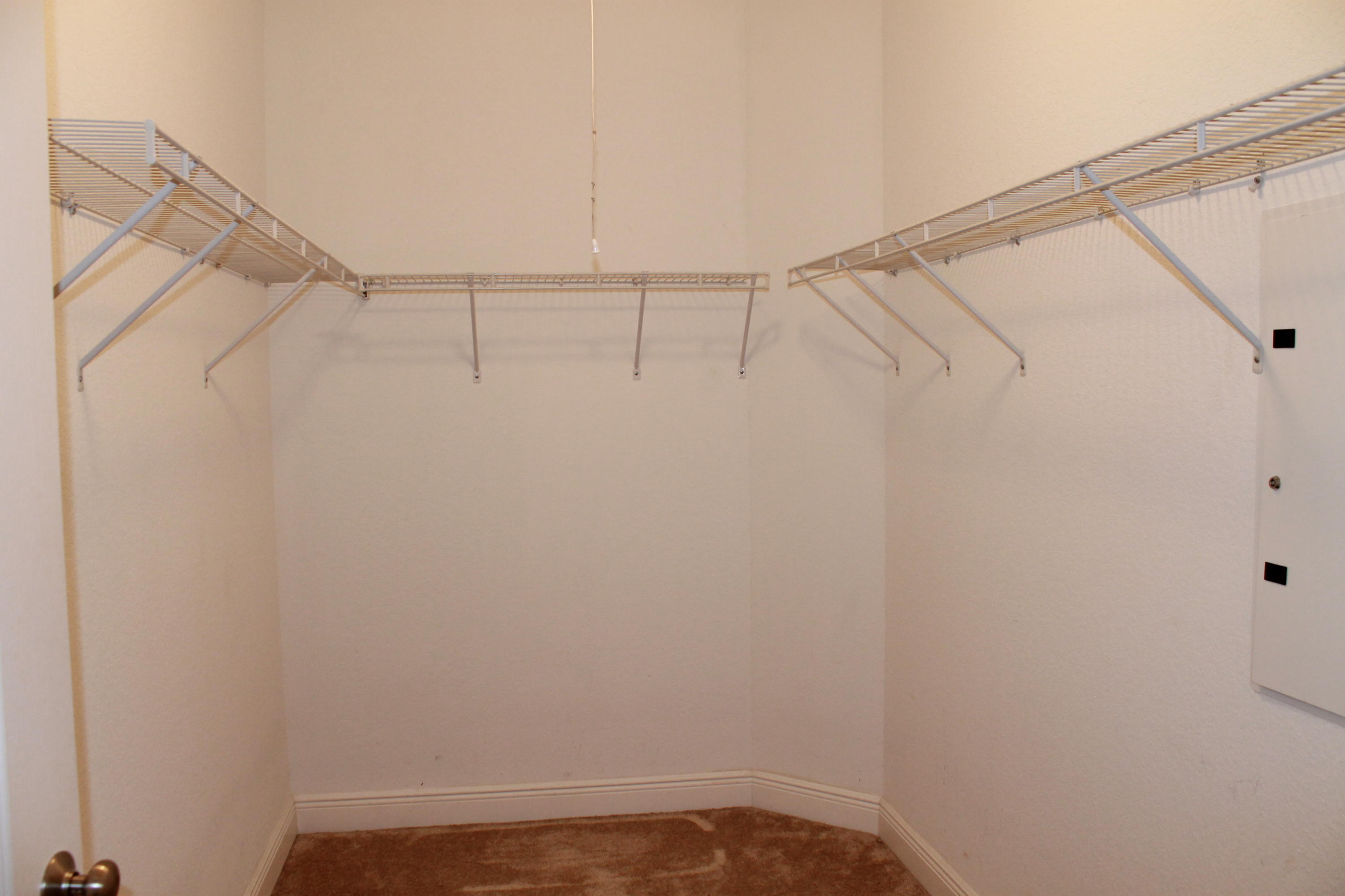 DIAMOND LAKES - Residential