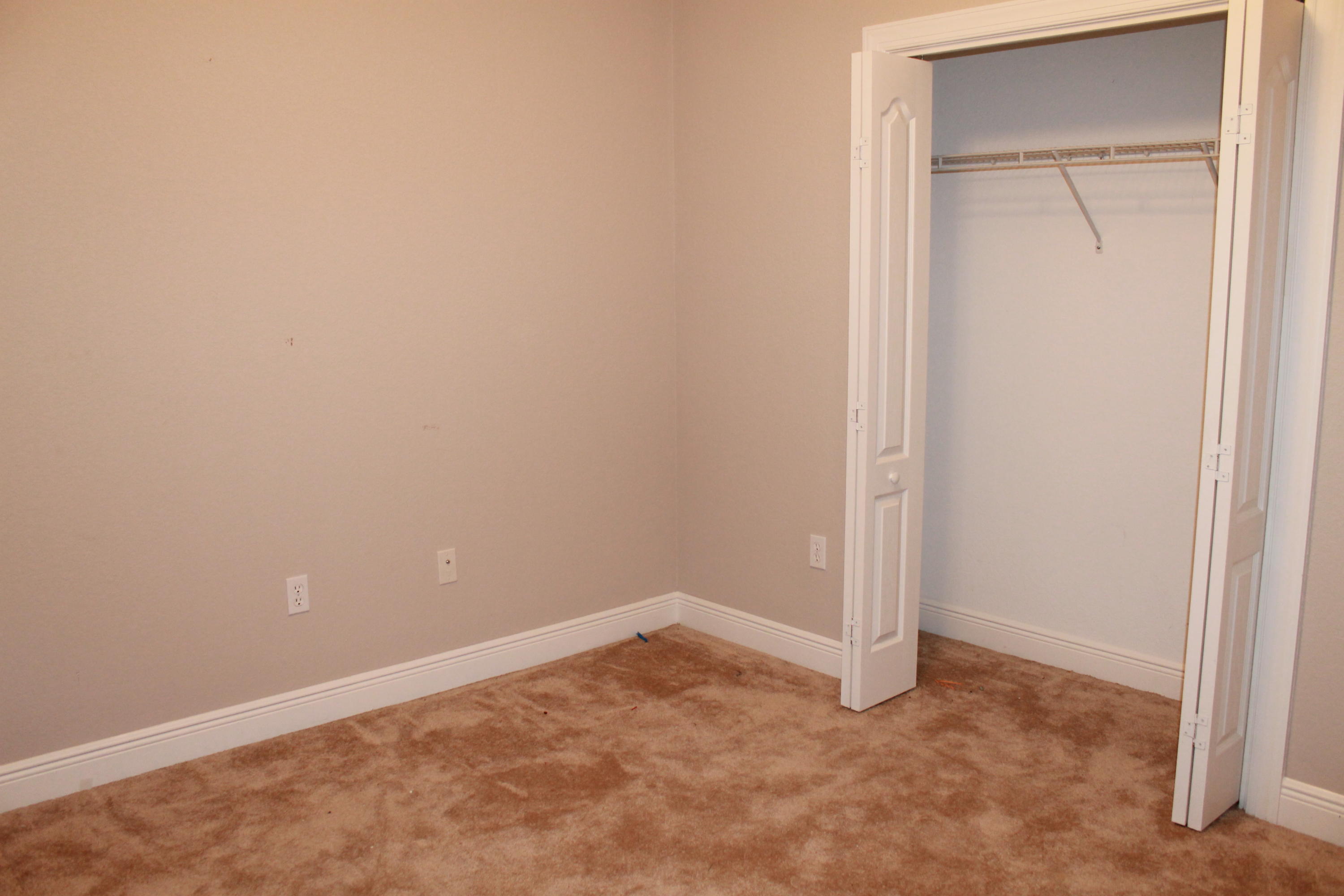 DIAMOND LAKES - Residential