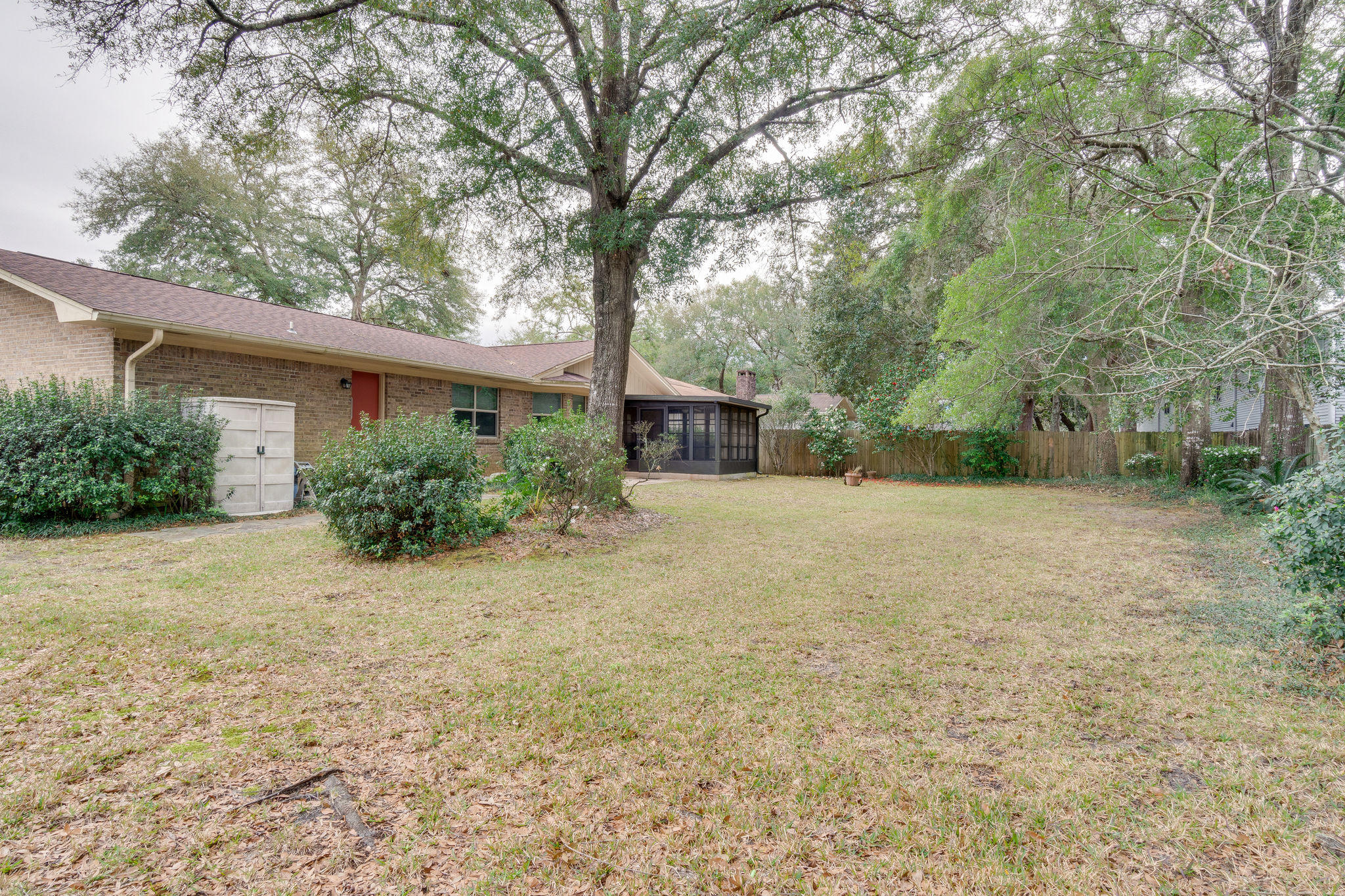 CHEROKEE WOODS - Residential