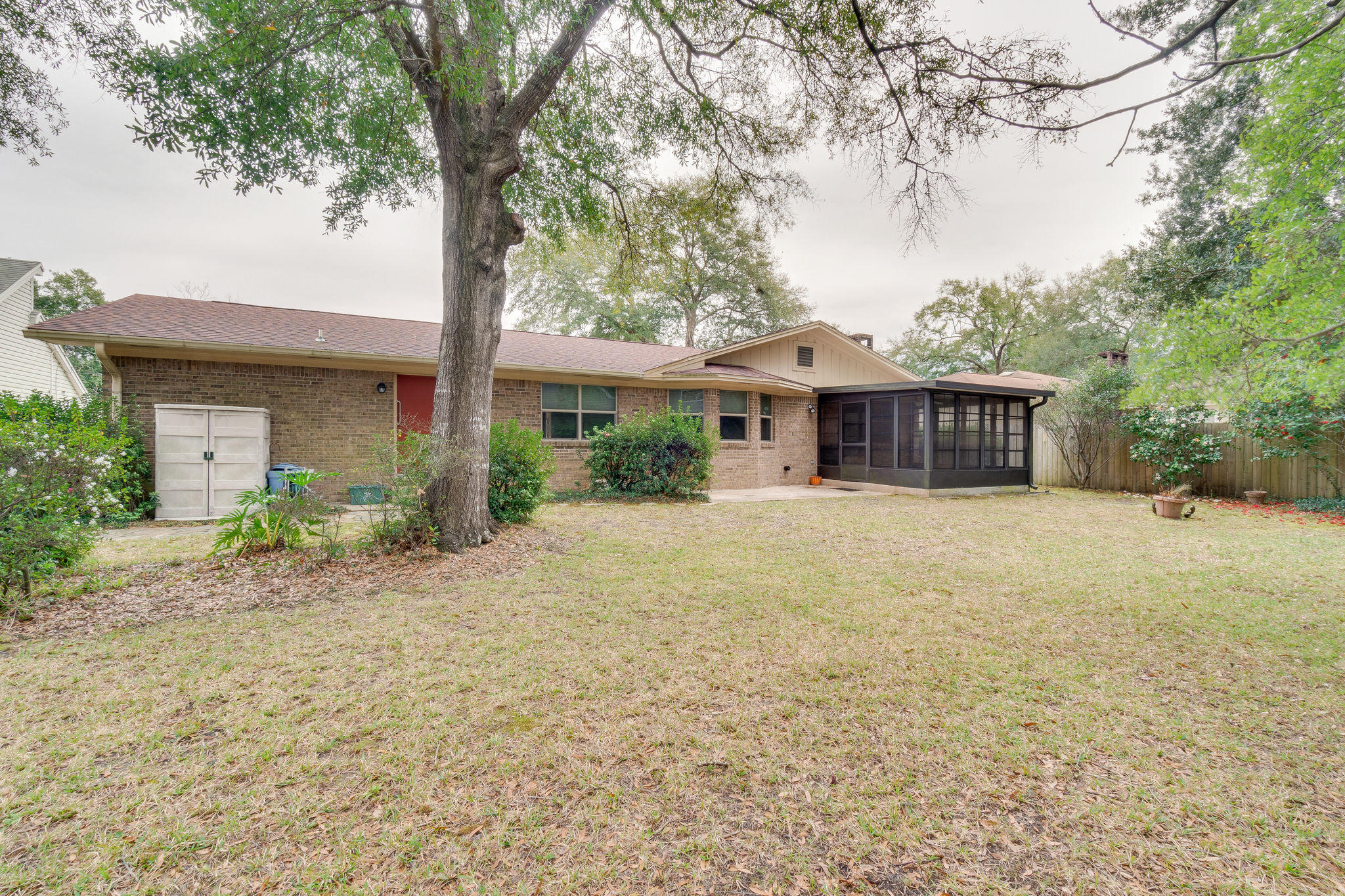 CHEROKEE WOODS - Residential