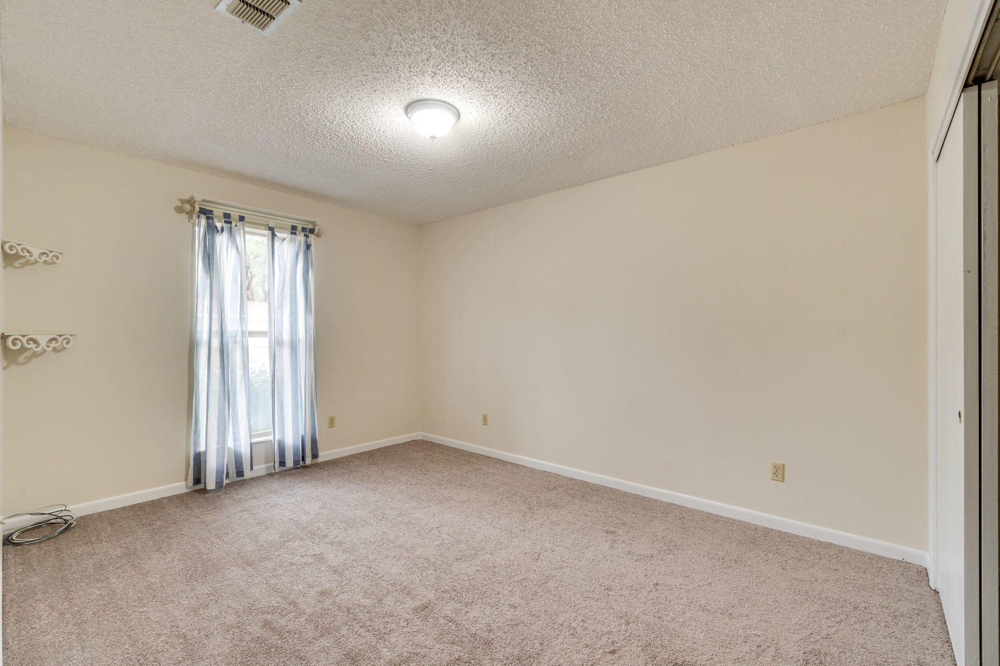 CHEROKEE WOODS - Residential