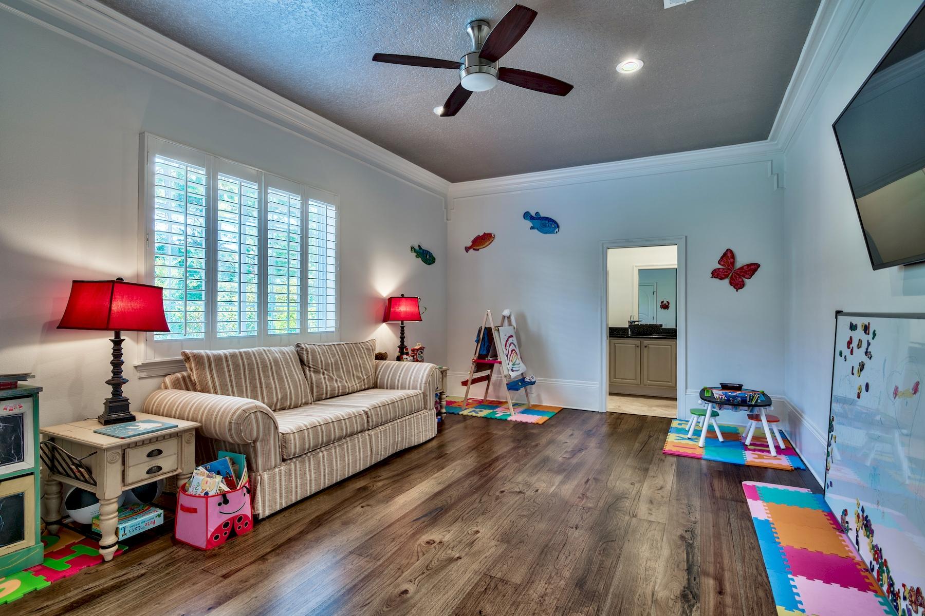 BURNT PINE - Residential