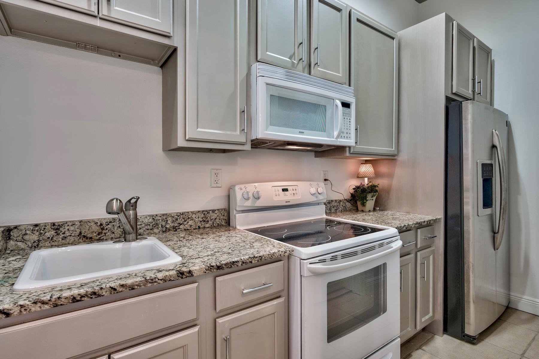 BURNT PINE - Residential