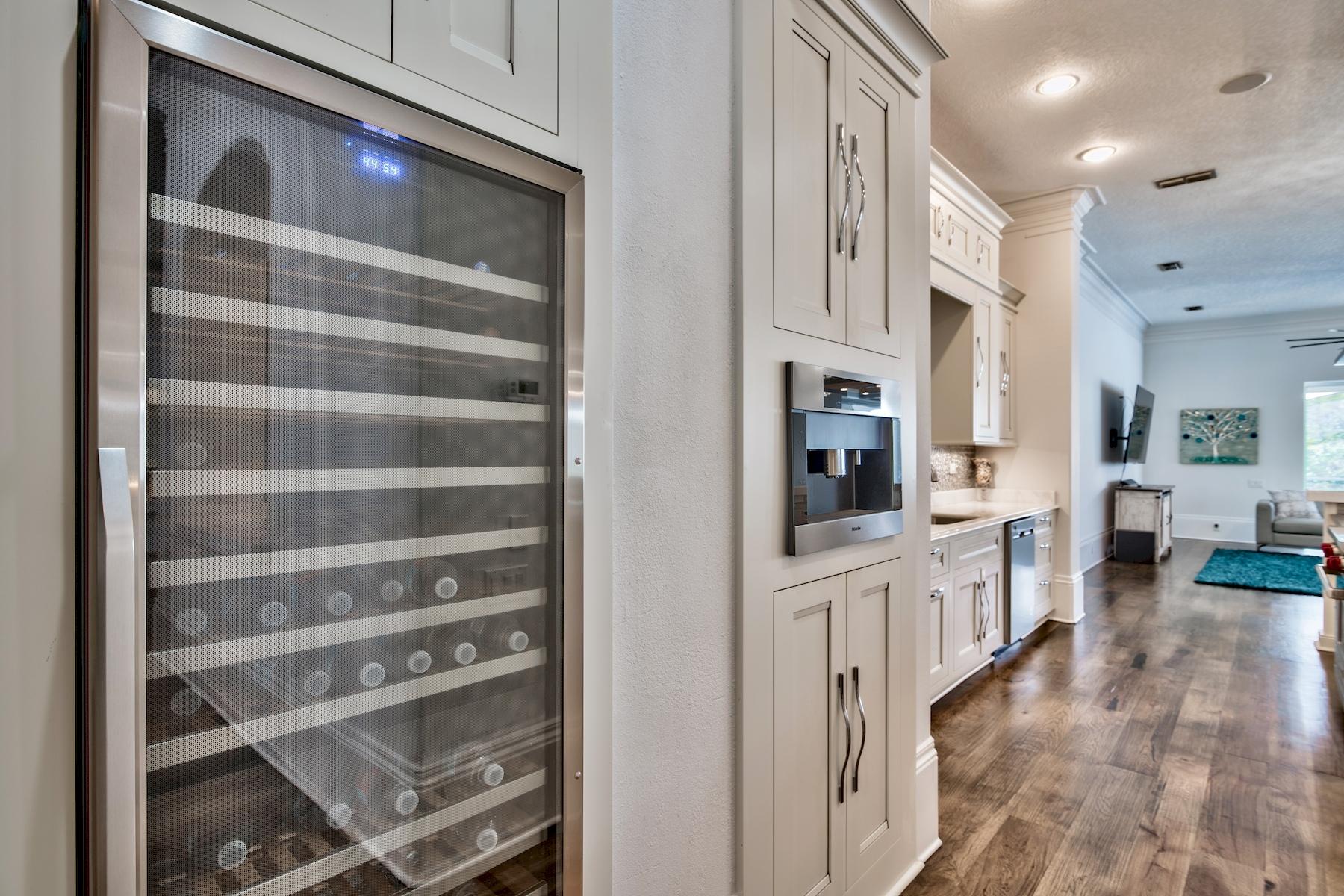 BURNT PINE - Residential