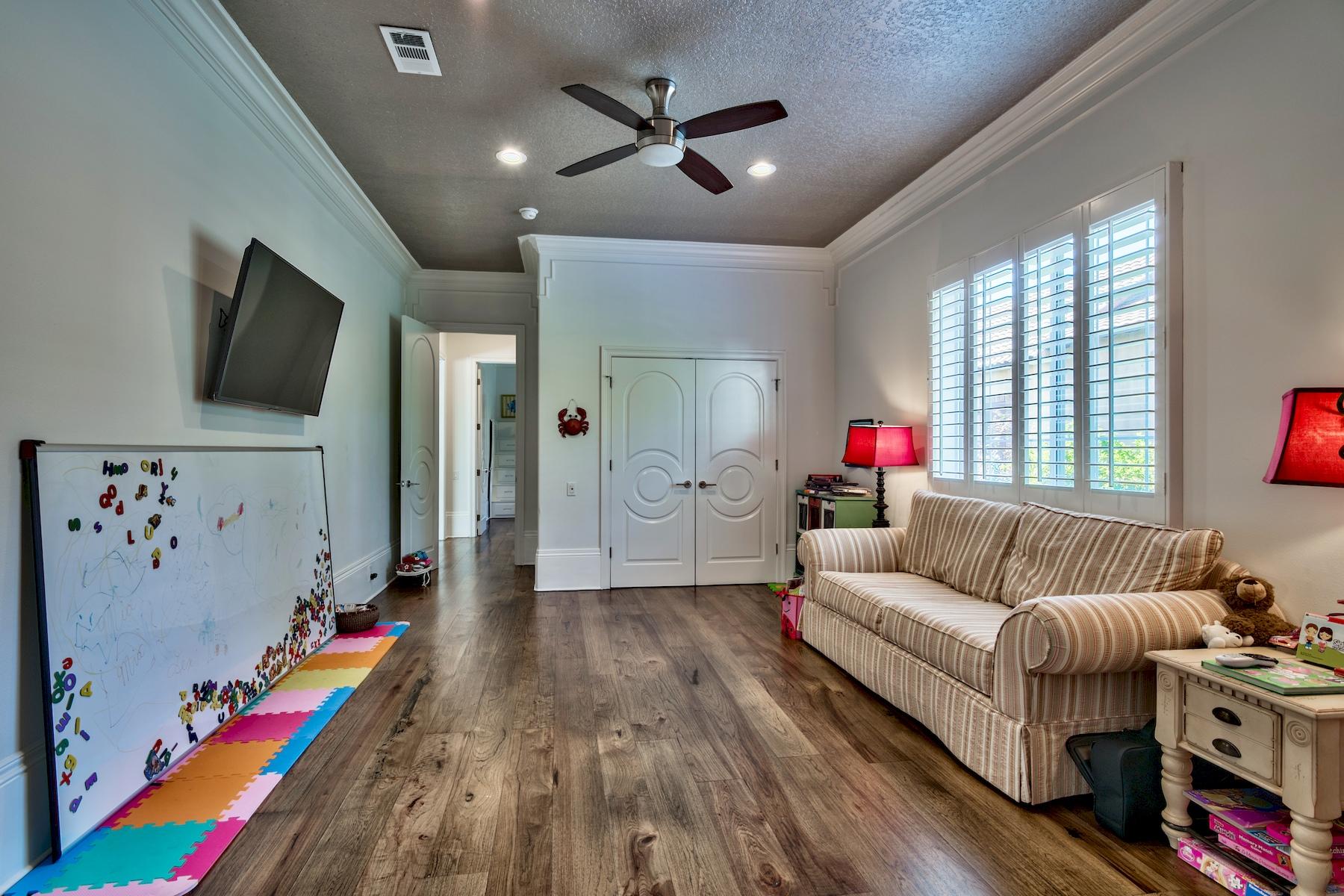 BURNT PINE - Residential