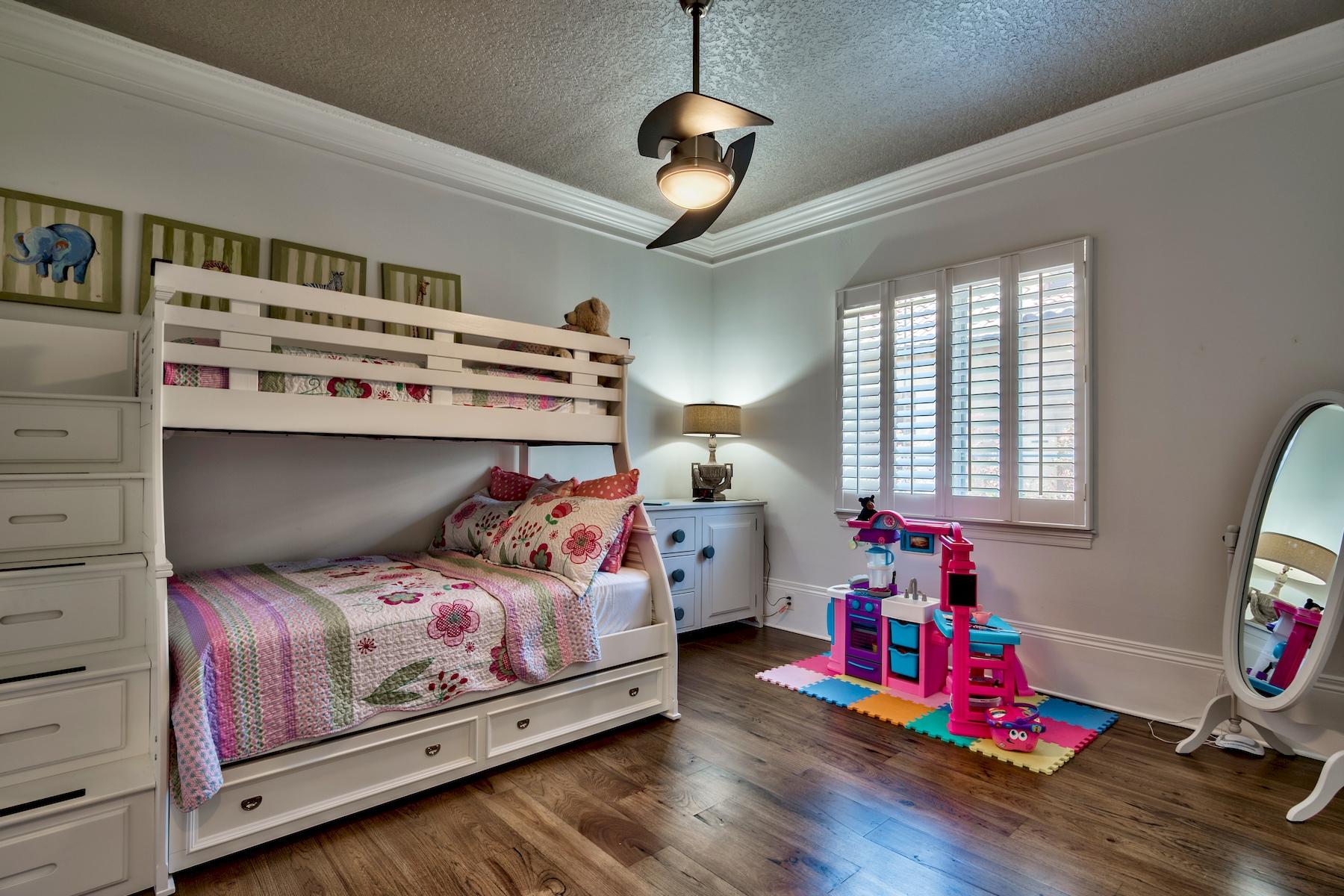 BURNT PINE - Residential