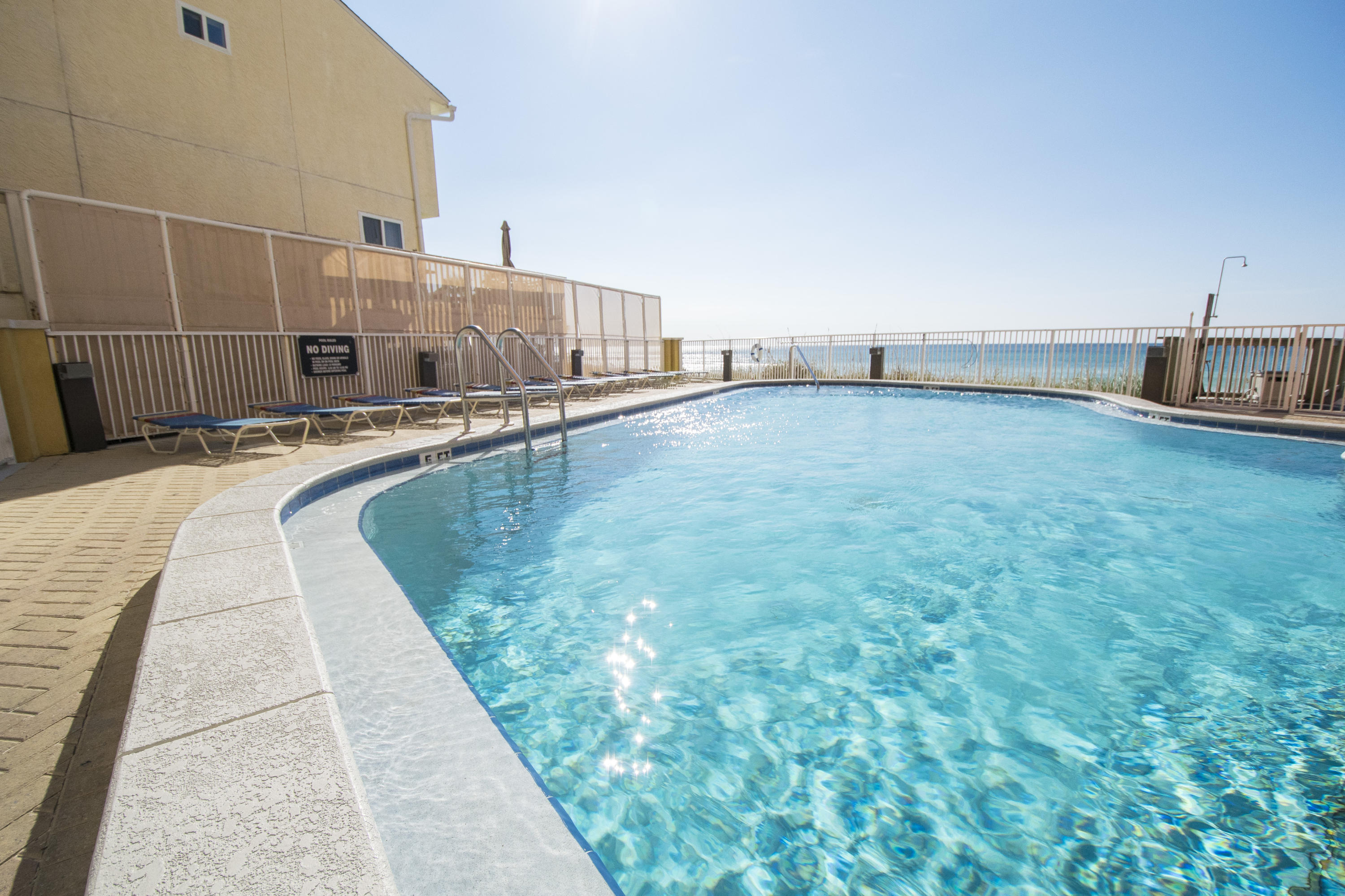 TROPIC WINDS - Residential