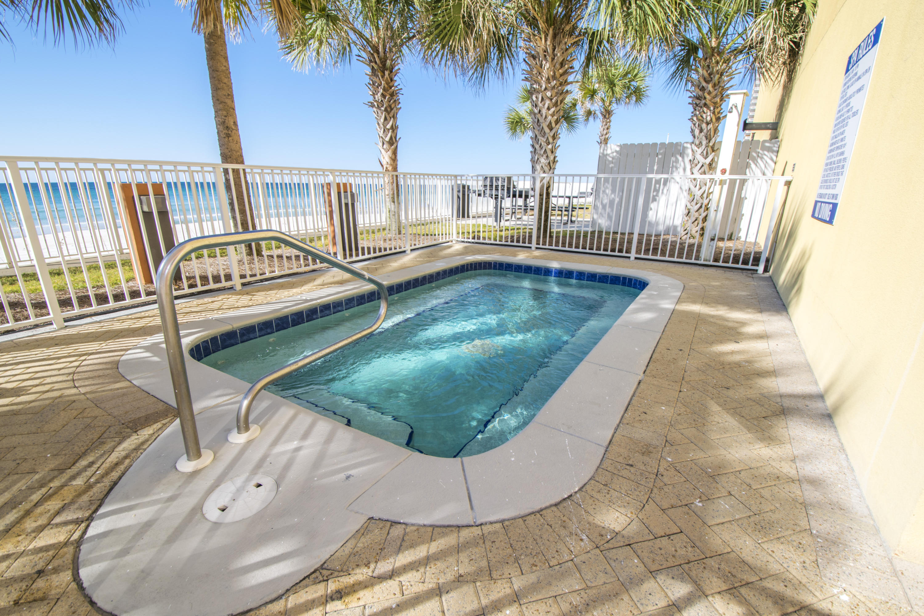 TROPIC WINDS - Residential