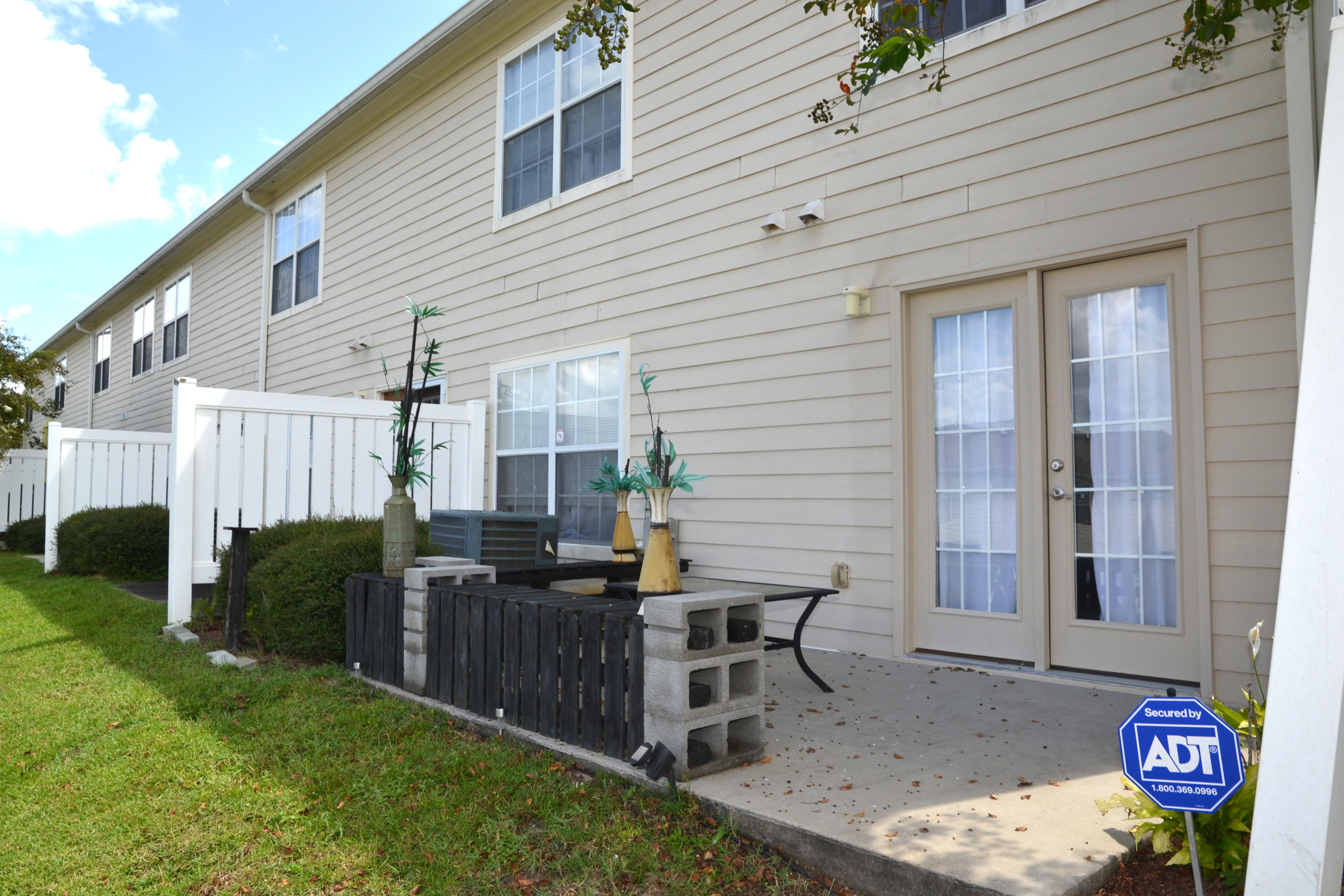EAGLES LANDING T/H LOT 1 BLK FF - Residential